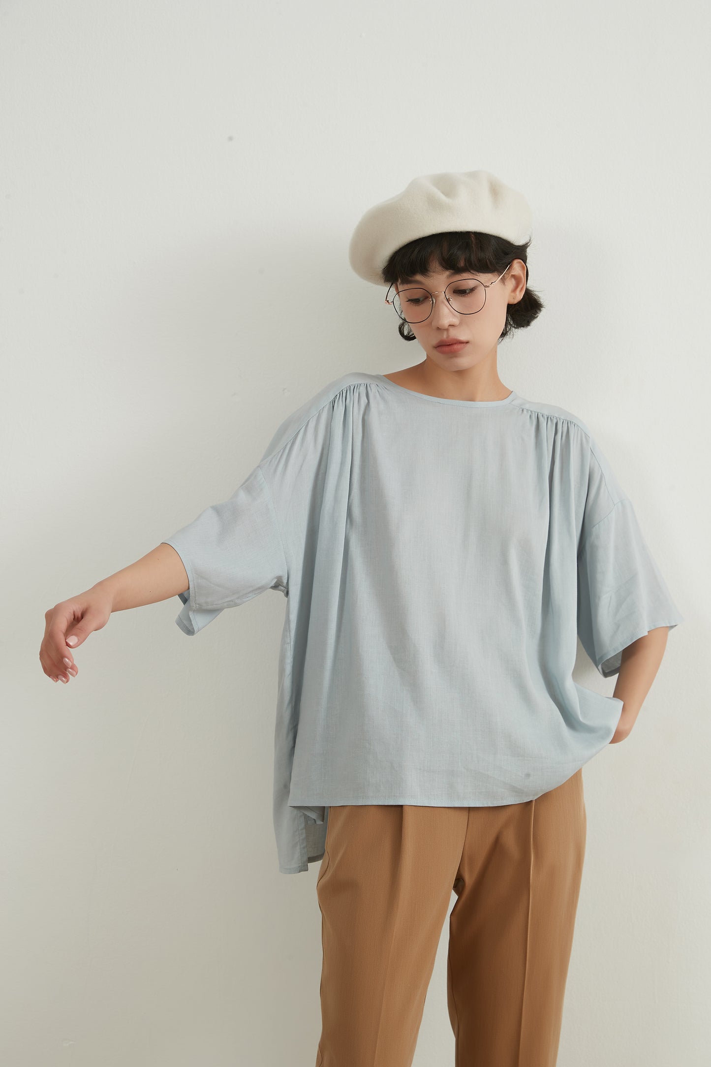COTTON LINEN GATHERED SHORT SLEEVE TOP リネンコットンギャザー半袖トップシェルボタン付きリボン