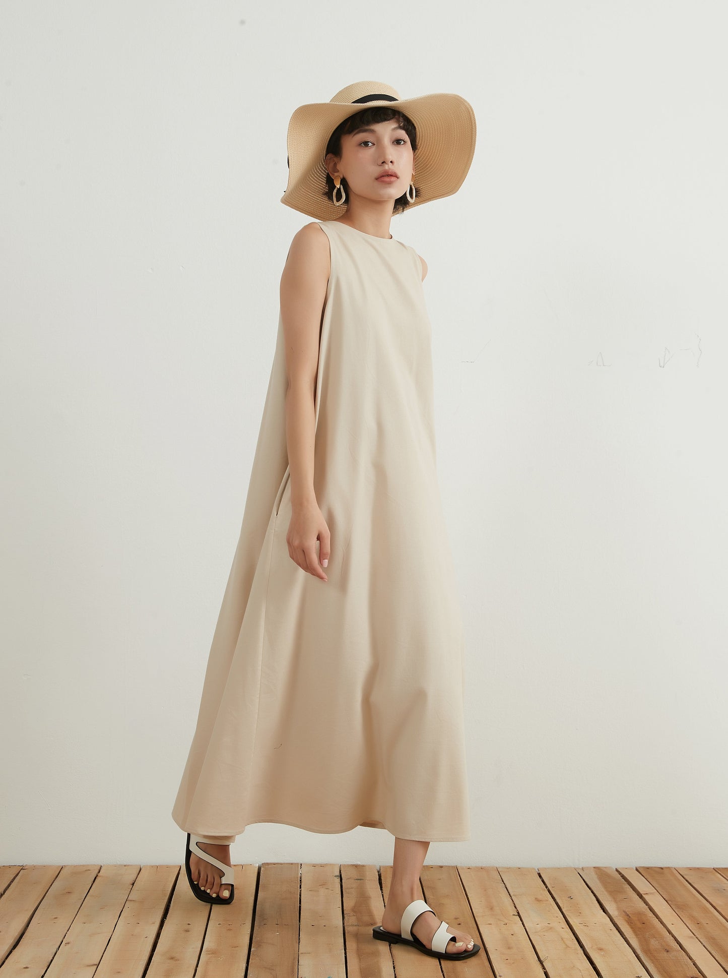 KNNO322・リネンミックス・Aライン・ジャンパースカート・背中開き・ノースリーブ・夏ワンピース