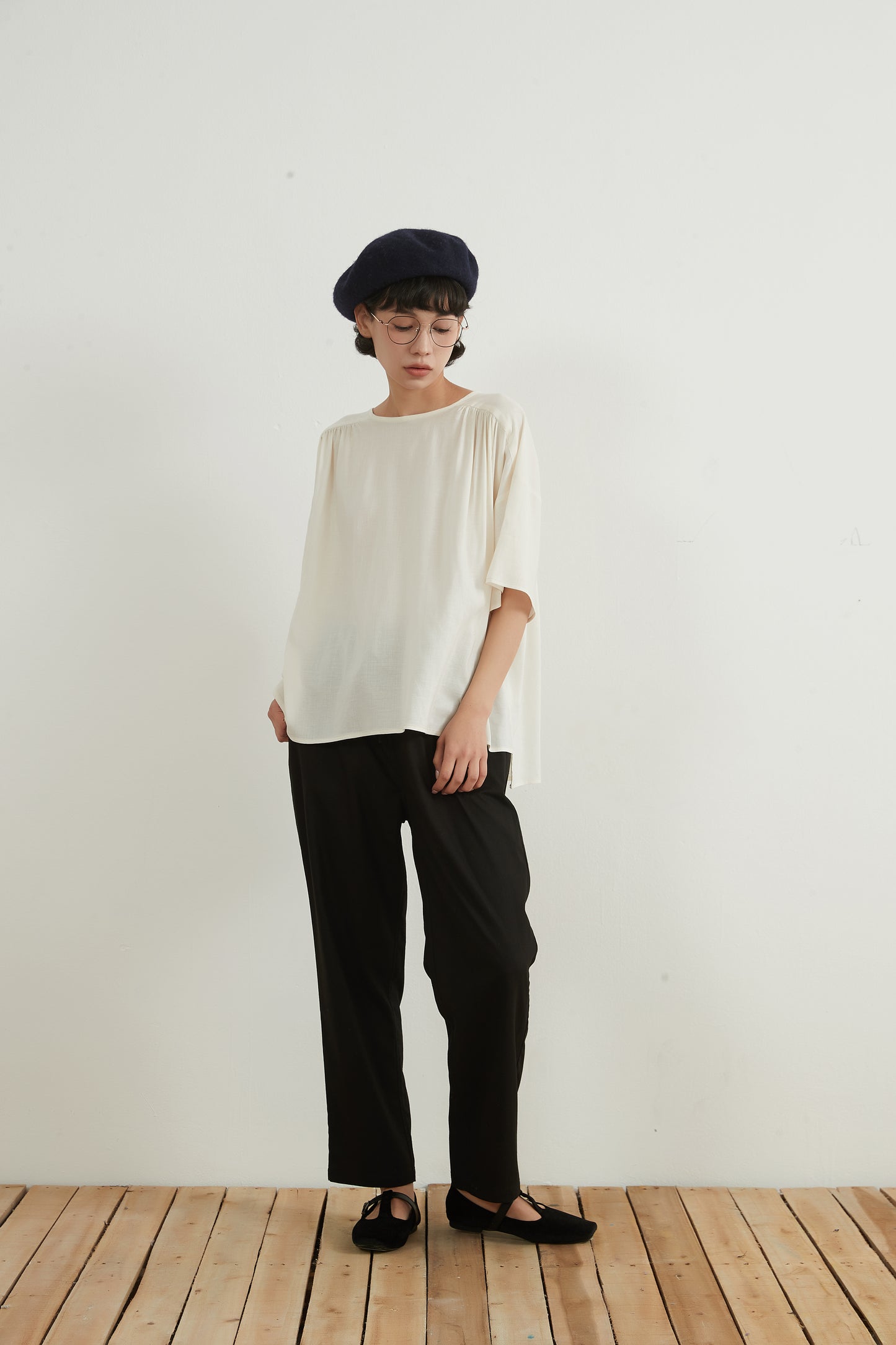 COTTON LINEN GATHERED SHORT SLEEVE TOP リネンコットンギャザー半袖トップシェルボタン付きリボン