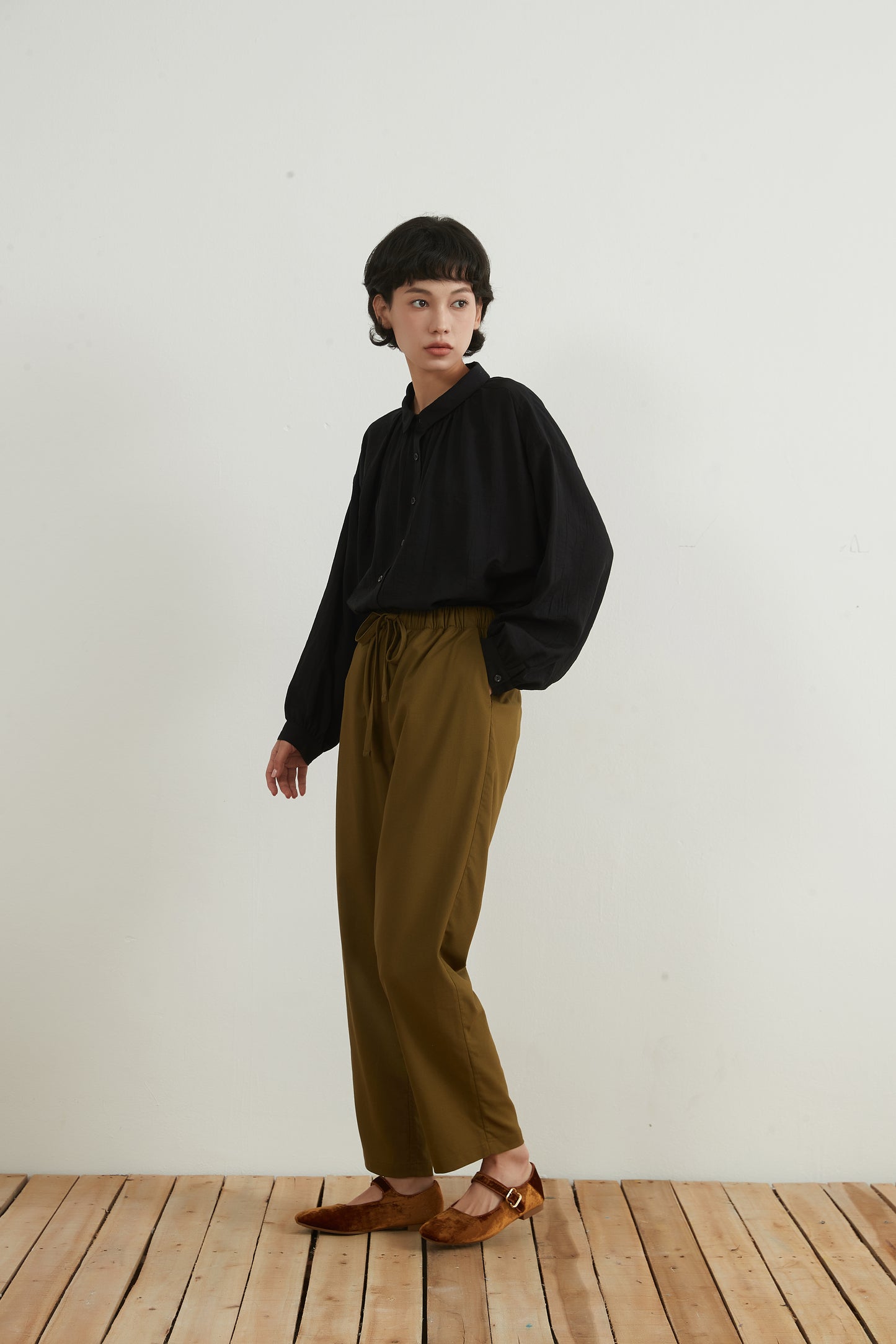 KNNP308・綿麻混リネンミックスリラックス・美脚ストレートパンツ