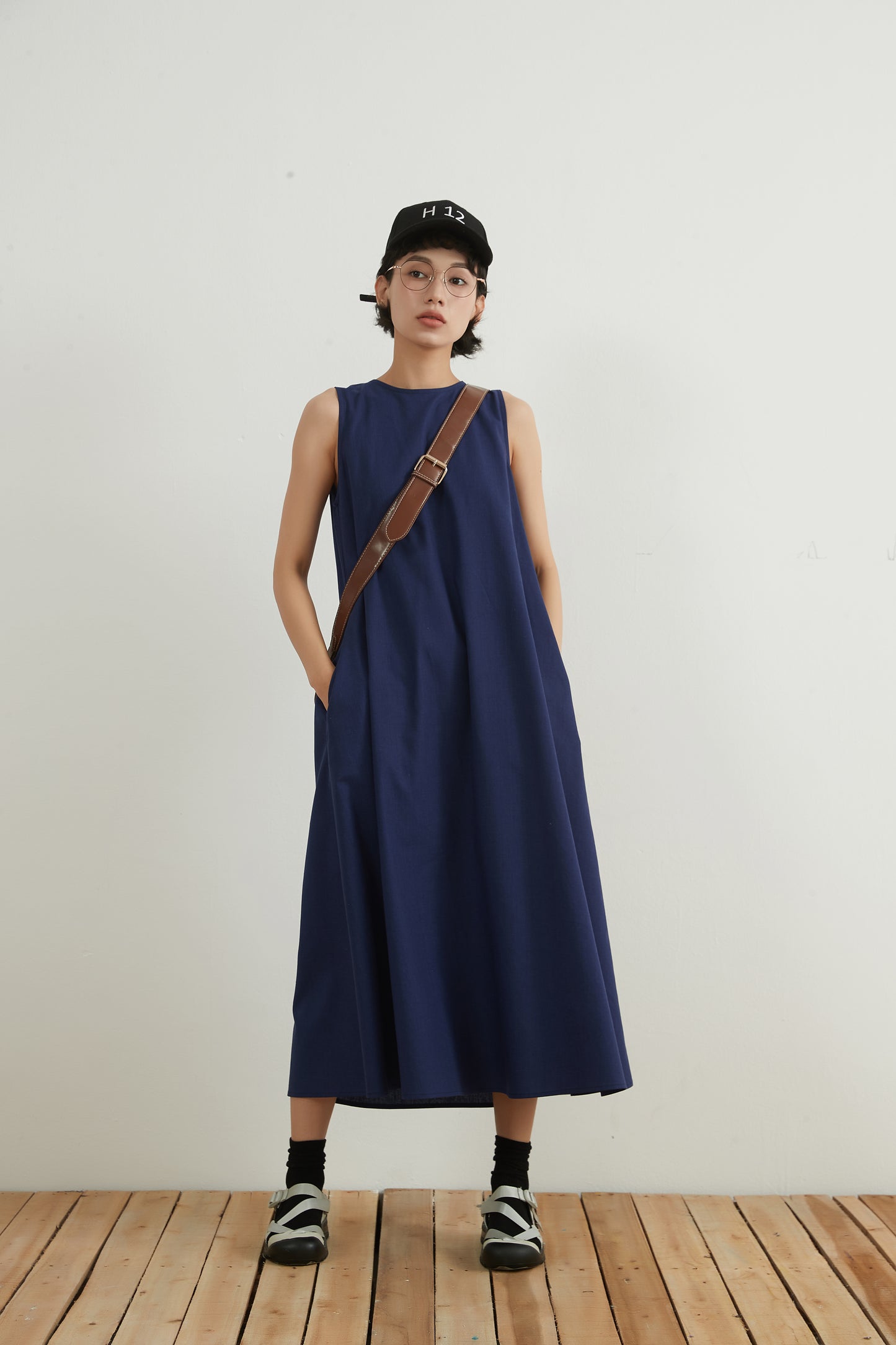 KNNO322・リネンミックス・Aライン・ジャンパースカート・背中開き・ノースリーブ・夏ワンピース