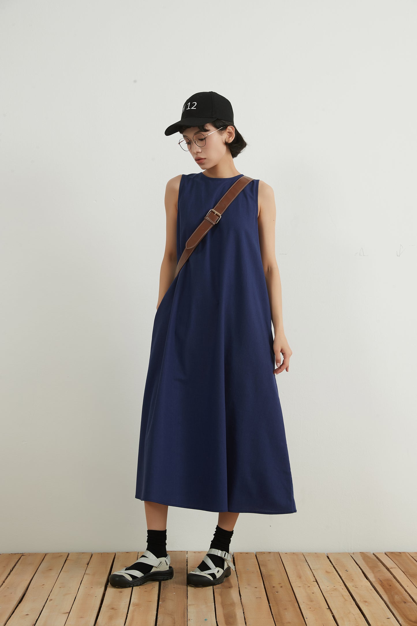 KNNO322・リネンミックス・Aライン・ジャンパースカート・背中開き・ノースリーブ・夏ワンピース