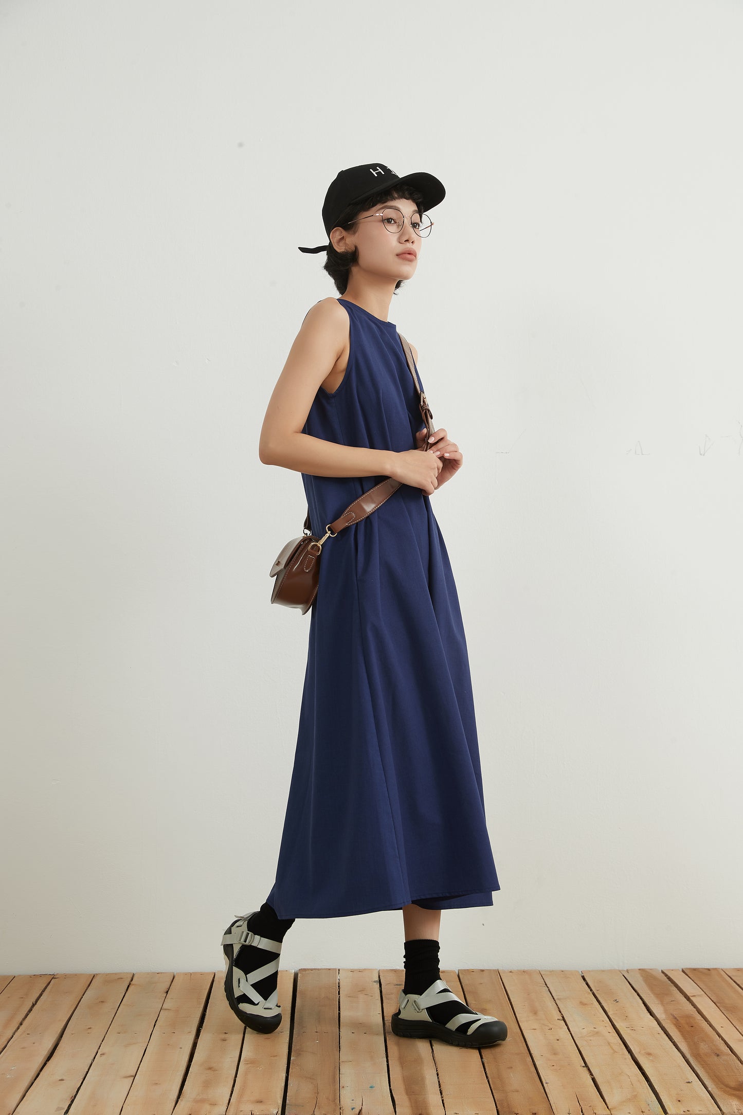 KNNO322・リネンミックス・Aライン・ジャンパースカート・背中開き・ノースリーブ・夏ワンピース