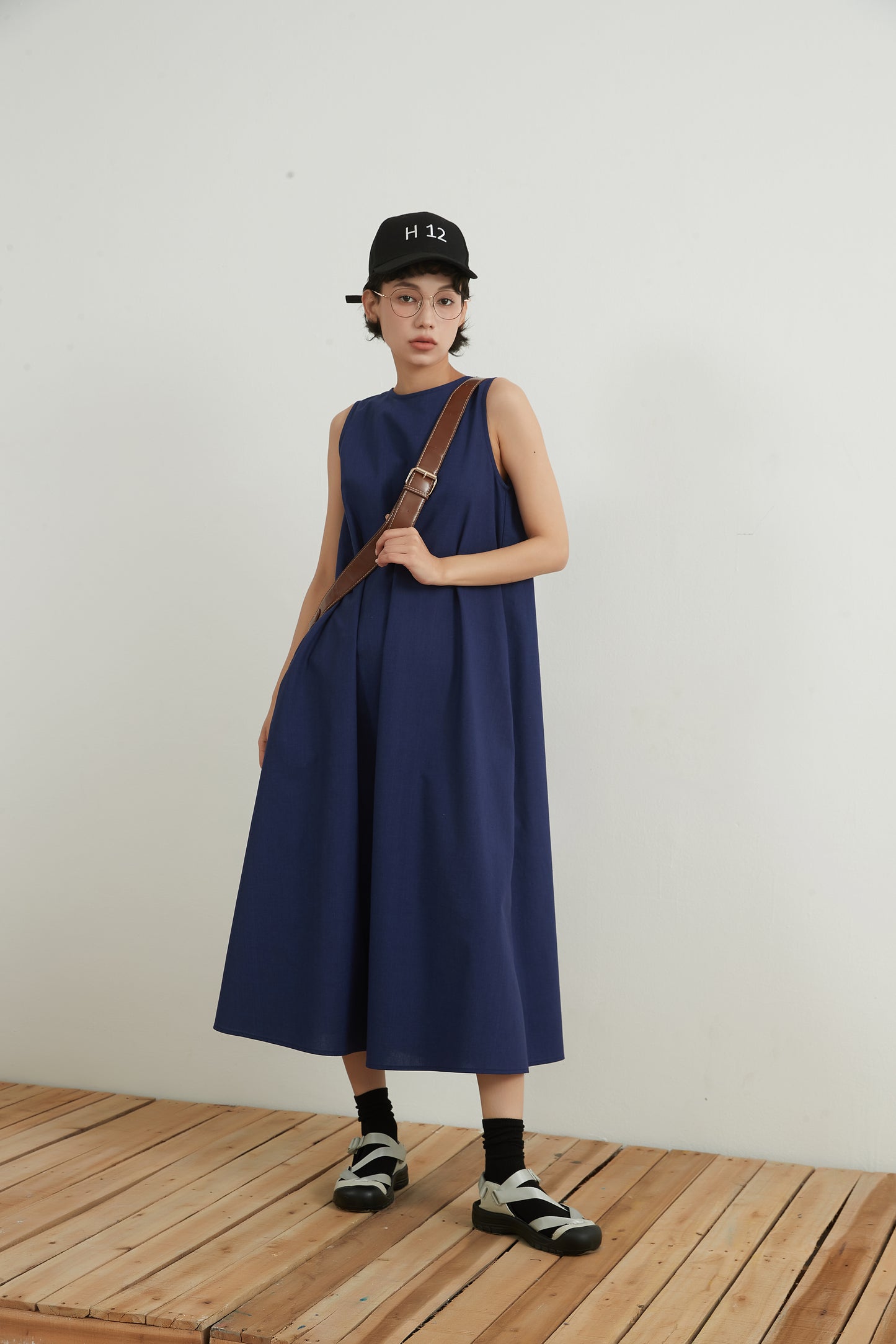 KNNO322・リネンミックス・Aライン・ジャンパースカート・背中開き・ノースリーブ・夏ワンピース