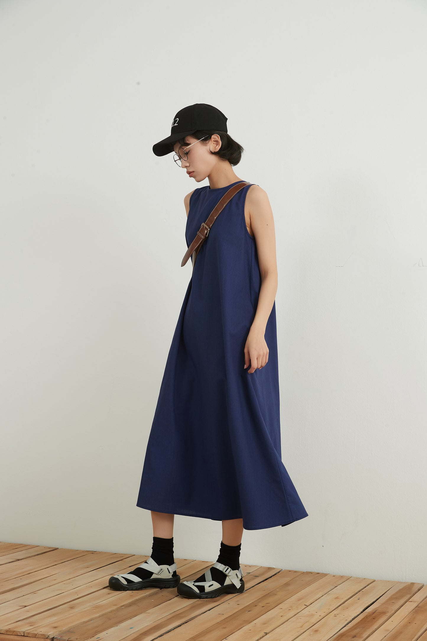 KNNO322・リネンミックス・Aライン・ジャンパースカート・背中開き・ノースリーブ・夏ワンピース