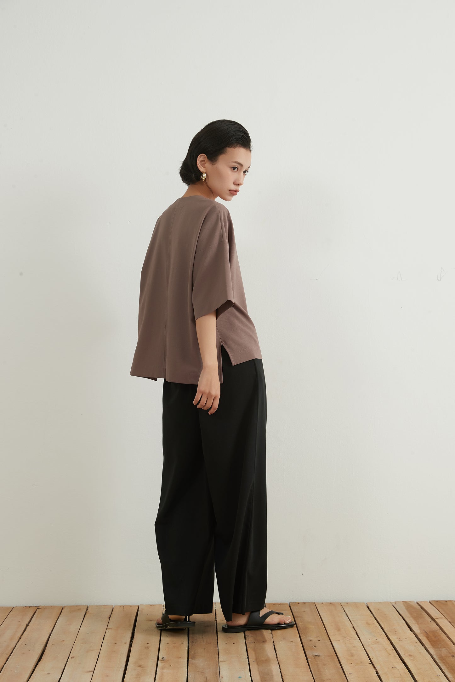 CENTER SEAM SHORT SLEEVE TOP スラブ風速乾性センターシーム半袖トップ
