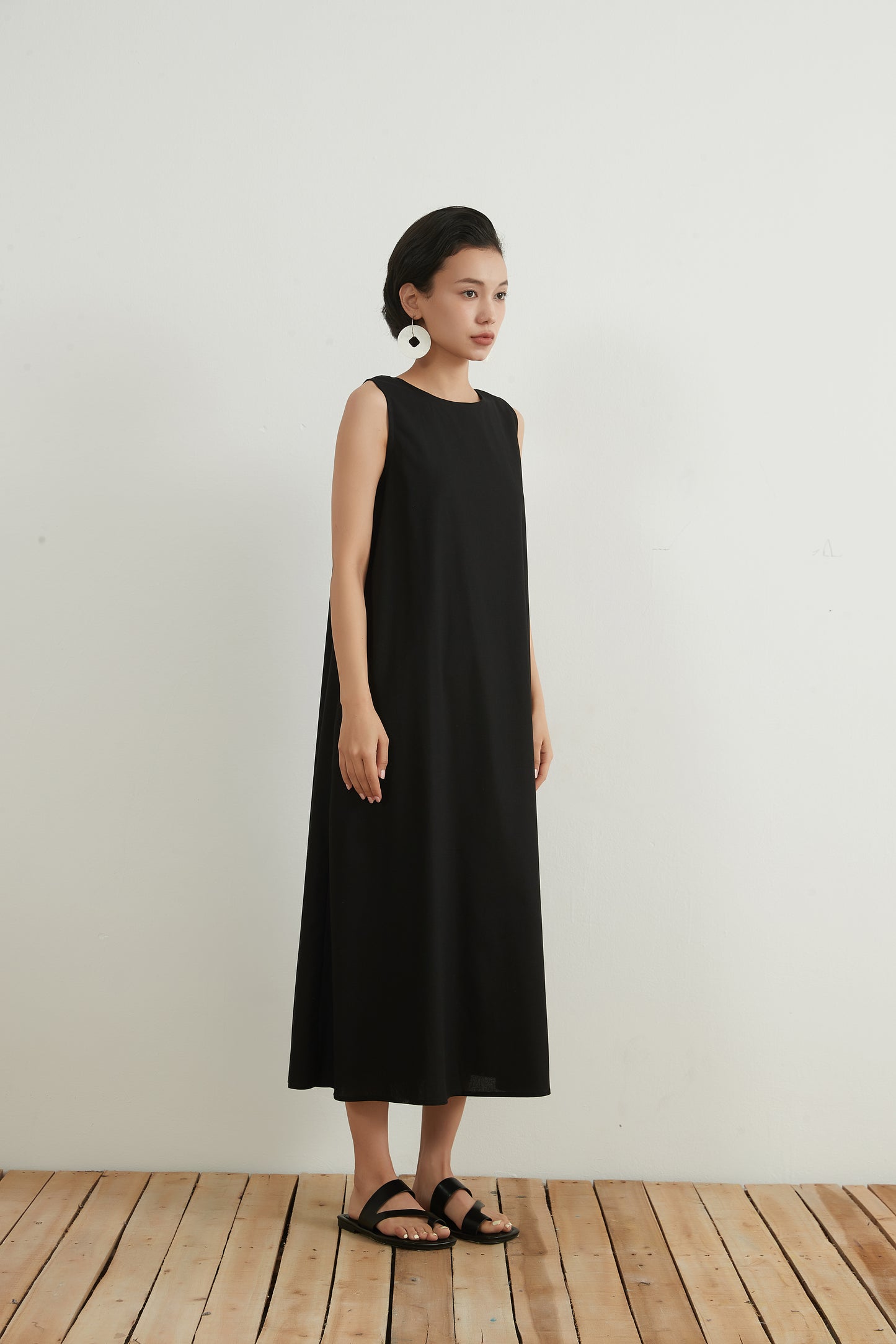 KNNO322・リネンミックス・Aライン・ジャンパースカート・背中開き・ノースリーブ・夏ワンピース