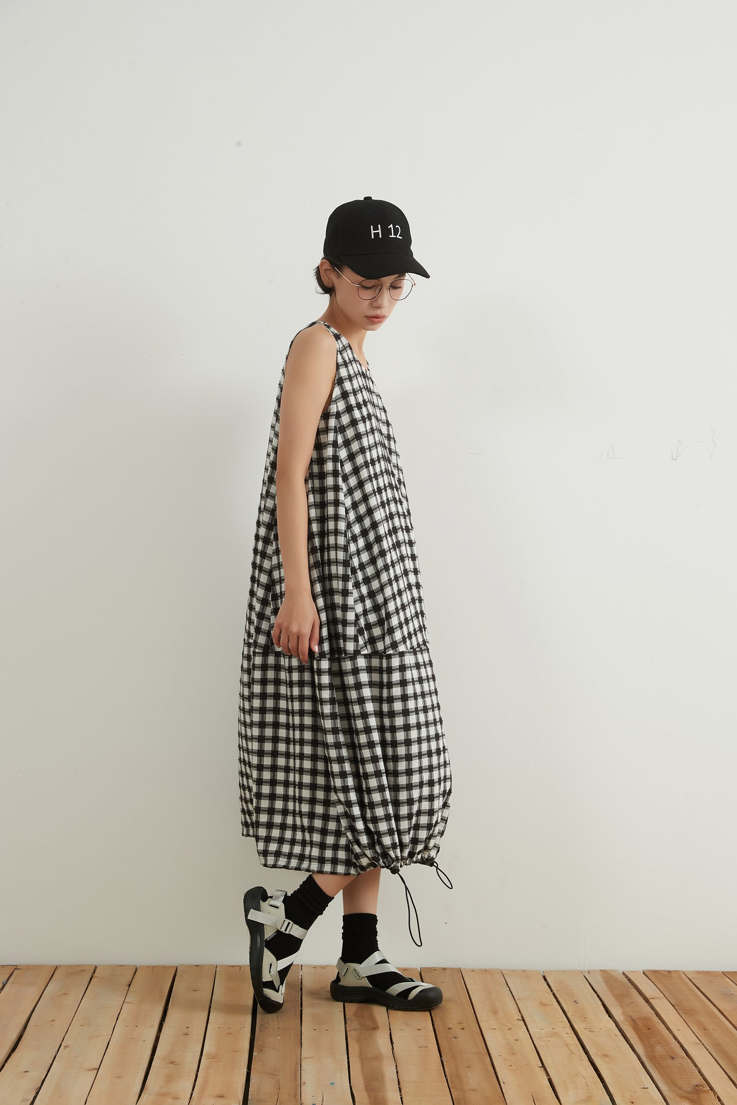 KNNO310・ドロストチェック裾しぼりバルーンワンピース