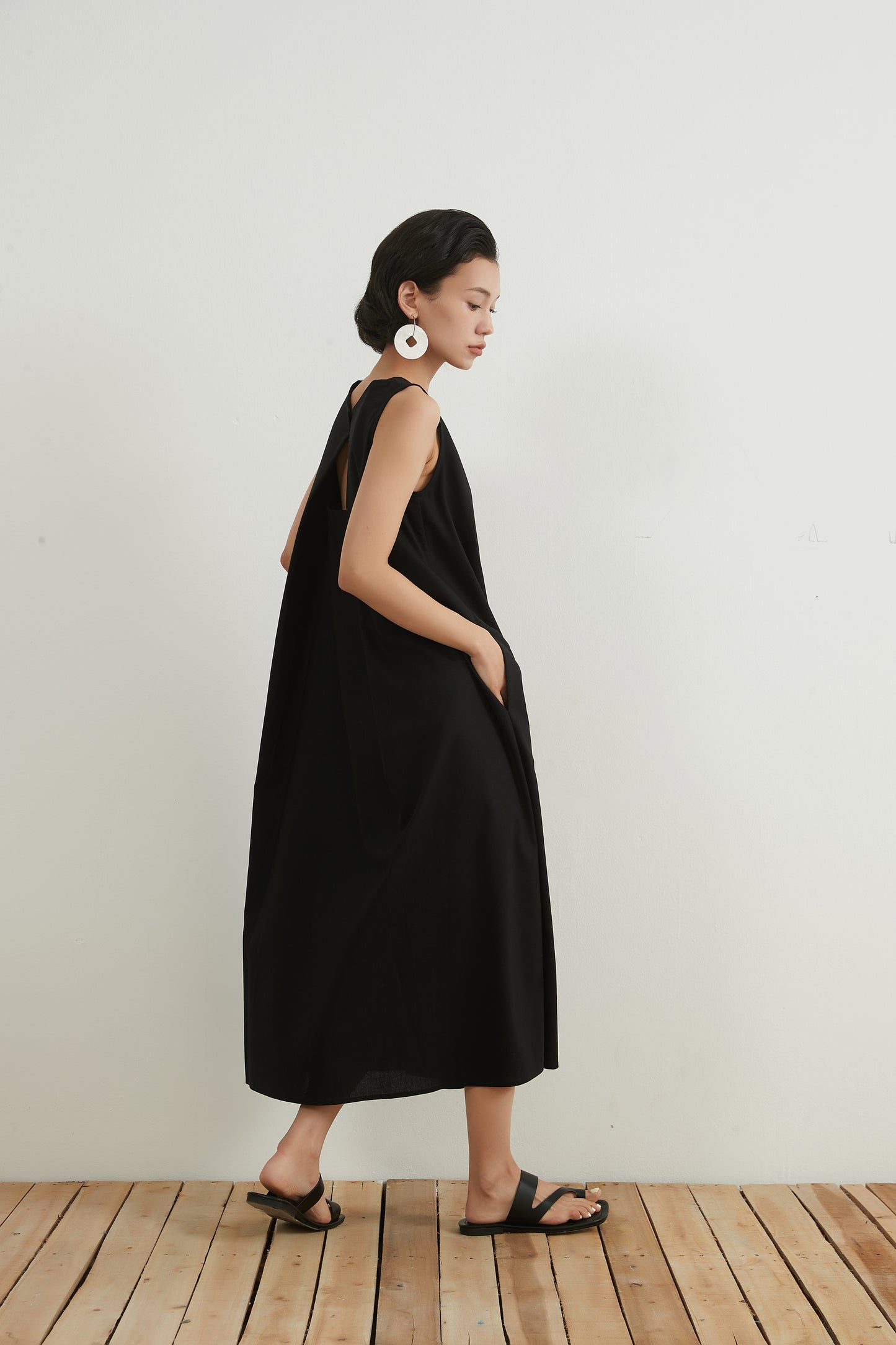 KNNO322・リネンミックス・Aライン・ジャンパースカート・背中開き・ノースリーブ・夏ワンピース