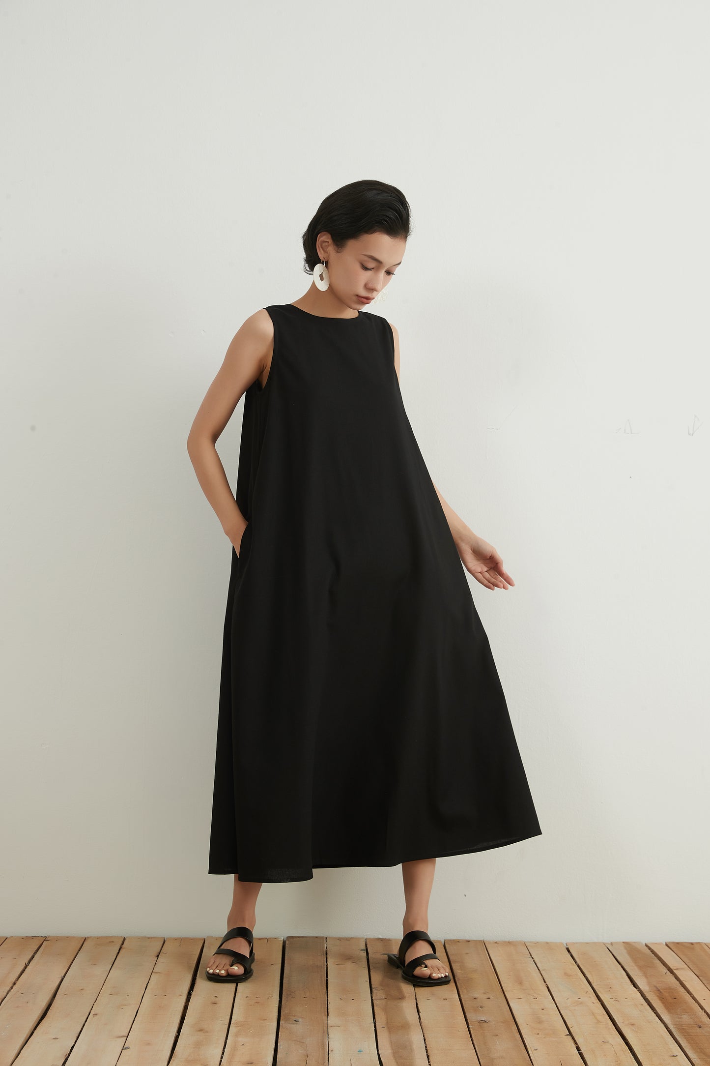 KNNO322・リネンミックス・Aライン・ジャンパースカート・背中開き・ノースリーブ・夏ワンピース