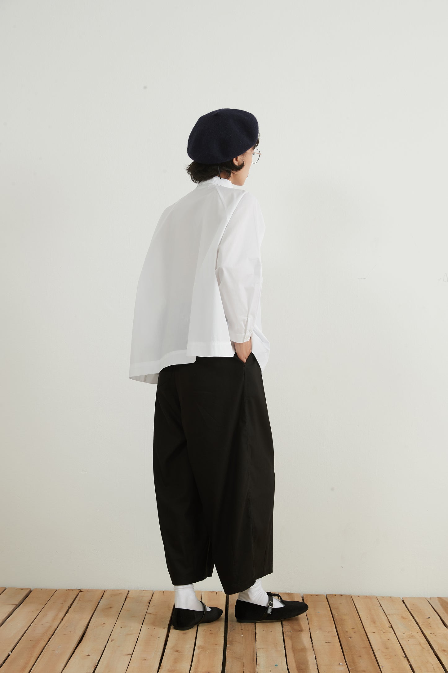 KNNP307・綿麻混ウェストゴムタックワイドパンツ・コクーンシルエットパンツ