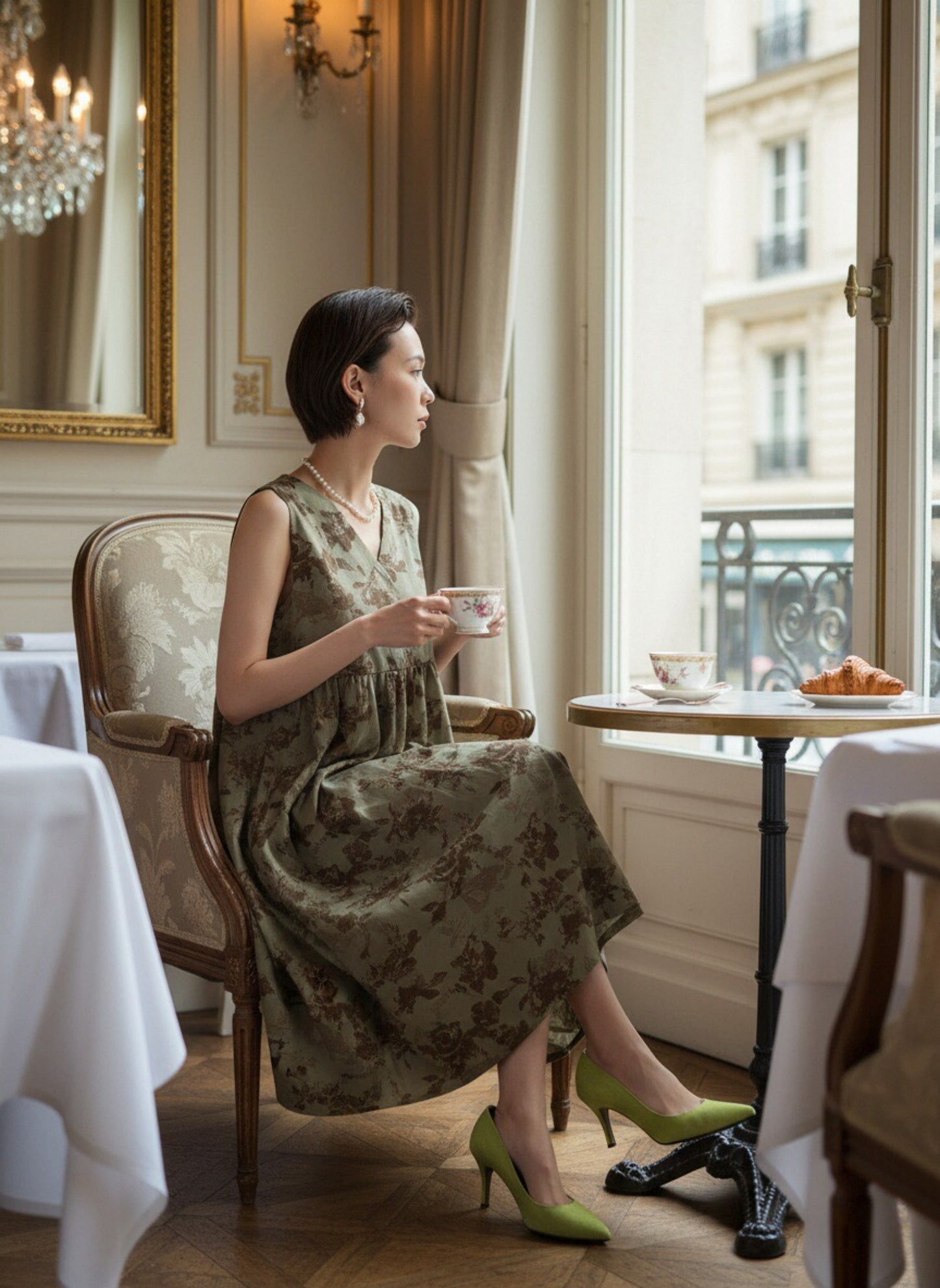 KNXO415-Tシャツやニットと合わせやすいフラワープリント・ノースリーブ・ワンピース