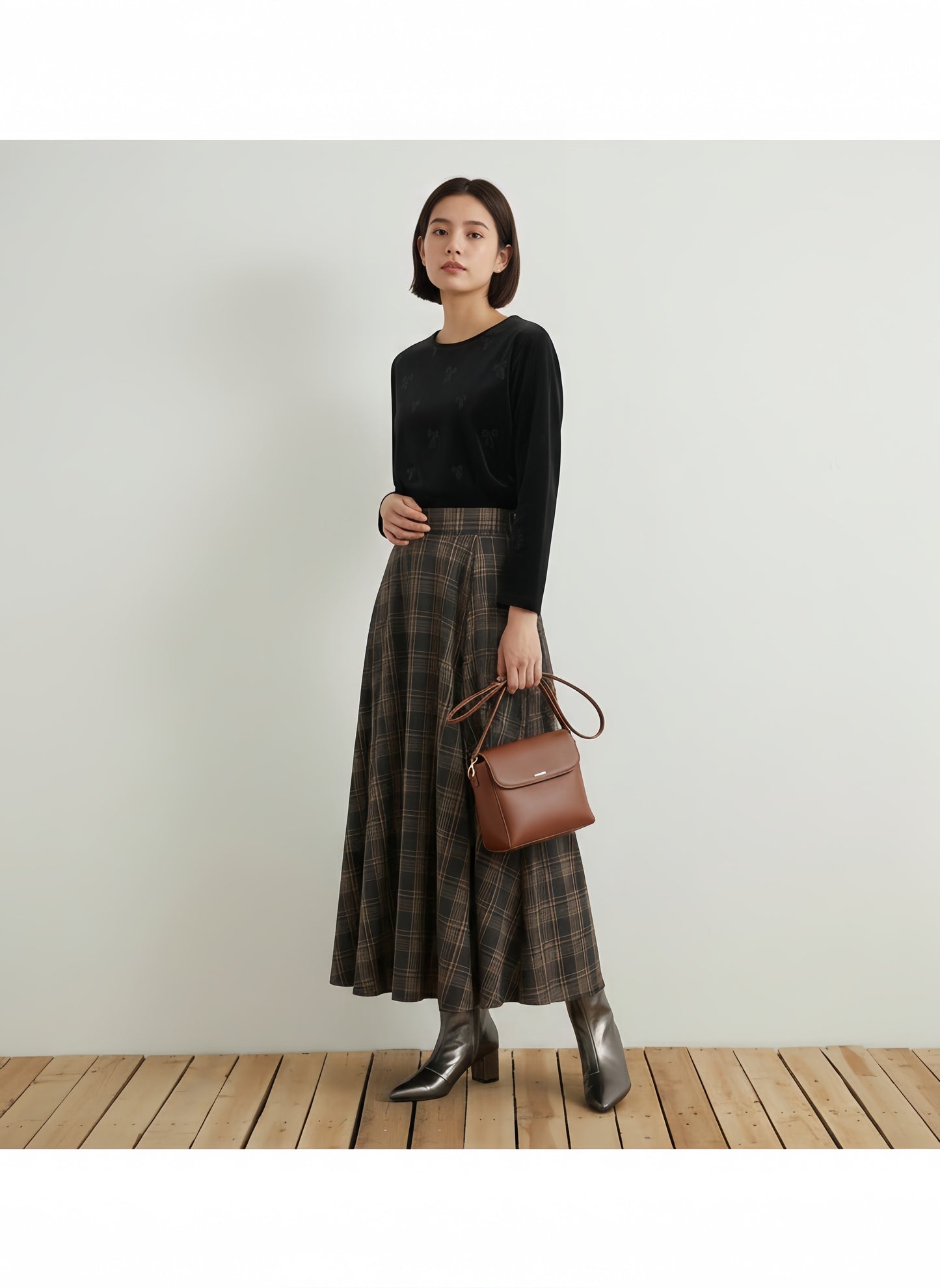 KNR666・ベロアリボン柄立体プリント長袖Tシャツ・エレガントな艶感トロミタッチストレッチ性素材