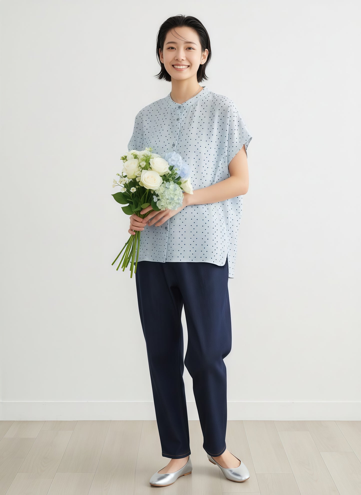 KNGT633・BOXYルーズフィットの小さなスクエア柄半袖ブラウス定番