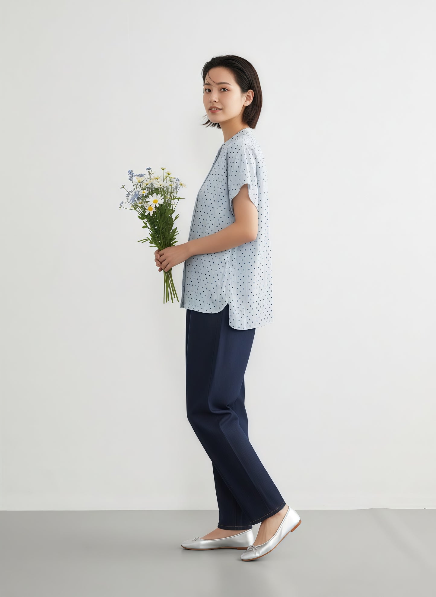 KNGT633・BOXYルーズフィットの小さなスクエア柄半袖ブラウス定番