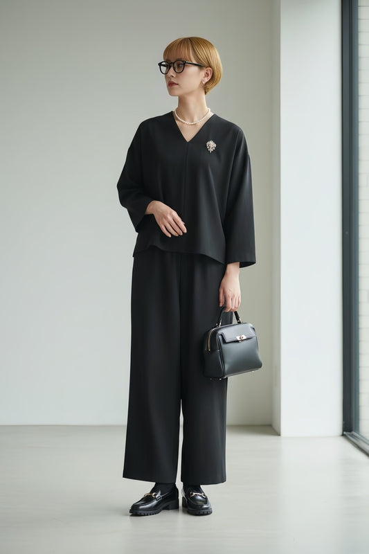 KNGT612・Vネックブラウス＆ワイドパンツセットアップ｜シワになりにくい上品リラックスコーデ