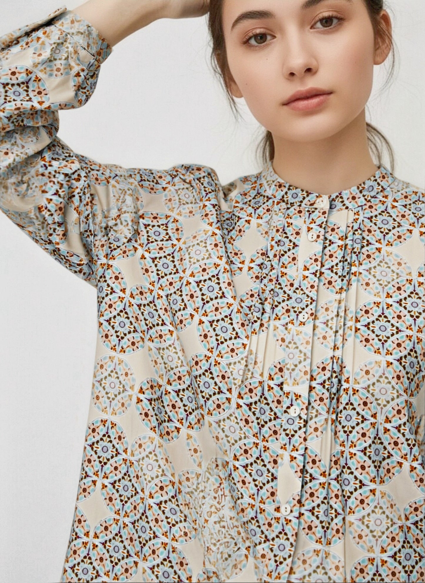 KNR670・綿プリントピンタック長袖シャツ・アンティークモロッカン柄ブラウス