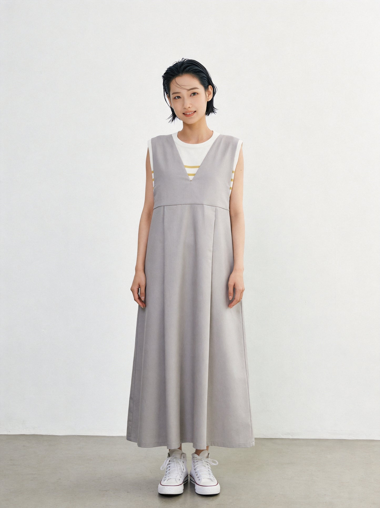 KNSO370 - A jumper skirt that can be worn with a T-shirt or knitwear, perfect all year round. Linen blend dress.