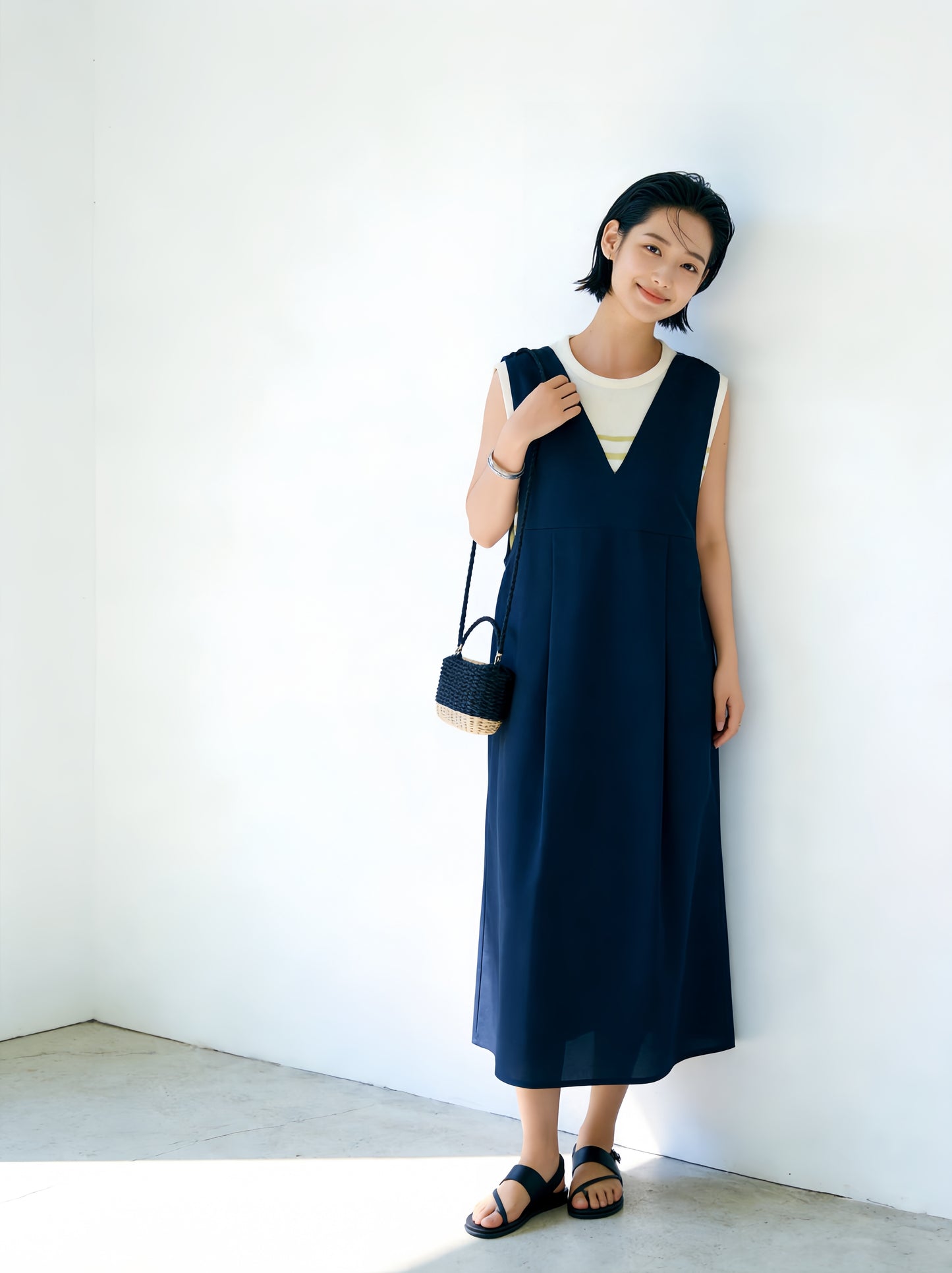KNSO370 - A jumper skirt that can be worn with a T-shirt or knitwear, perfect all year round. Linen blend dress.
