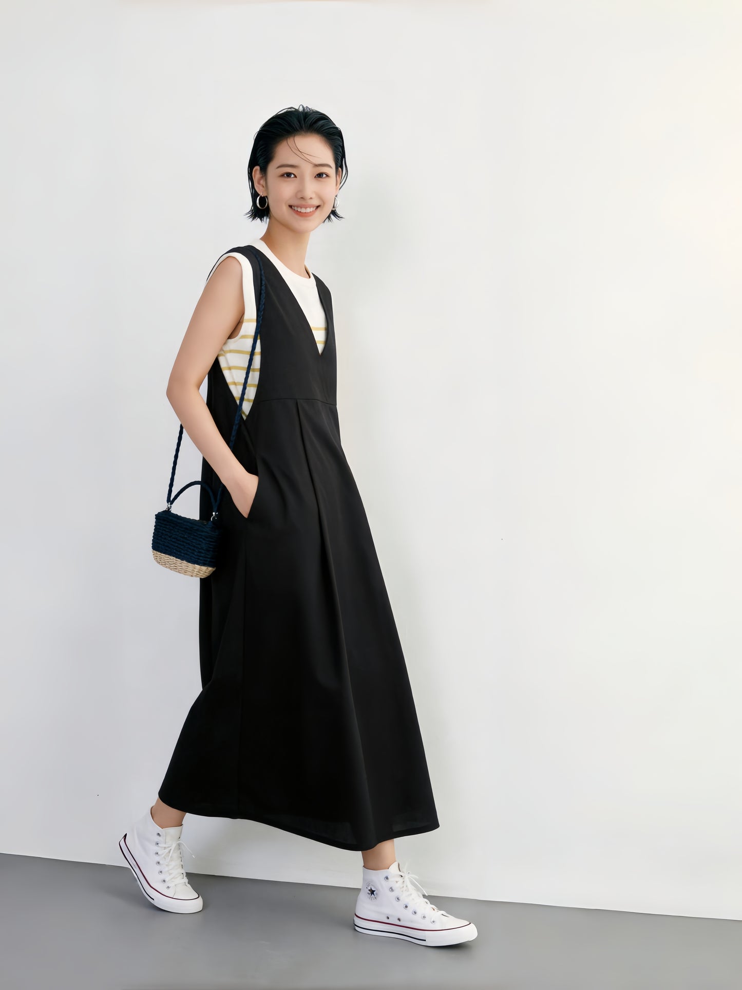 KNSO370 - A jumper skirt that can be worn with a T-shirt or knitwear, perfect all year round. Linen blend dress.