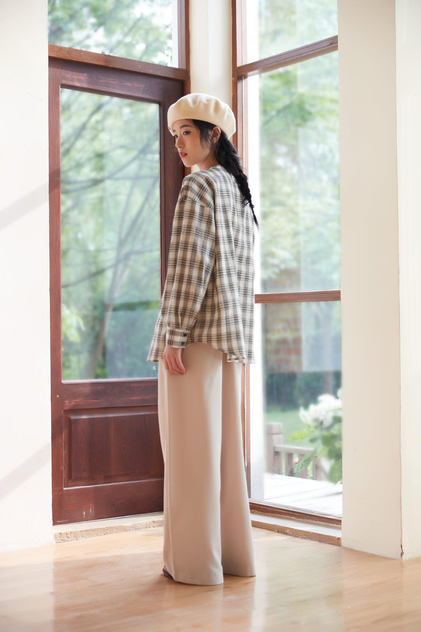 KNST344-BLACK Choker neck center slit check long sleeve blouse