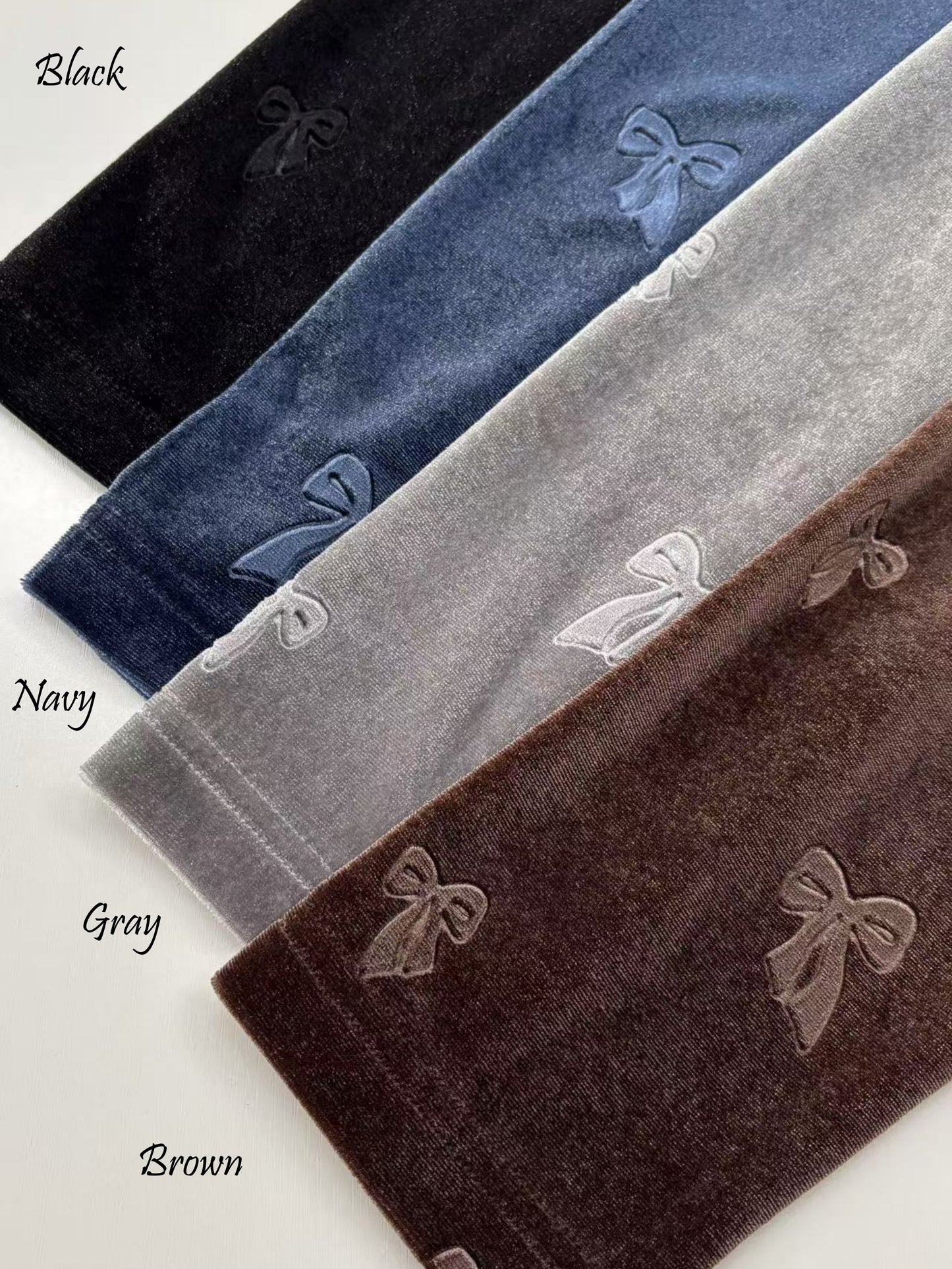 KNR666・ベロアリボン柄立体プリント長袖Tシャツ・エレガントな艶感トロミタッチストレッチ性素材