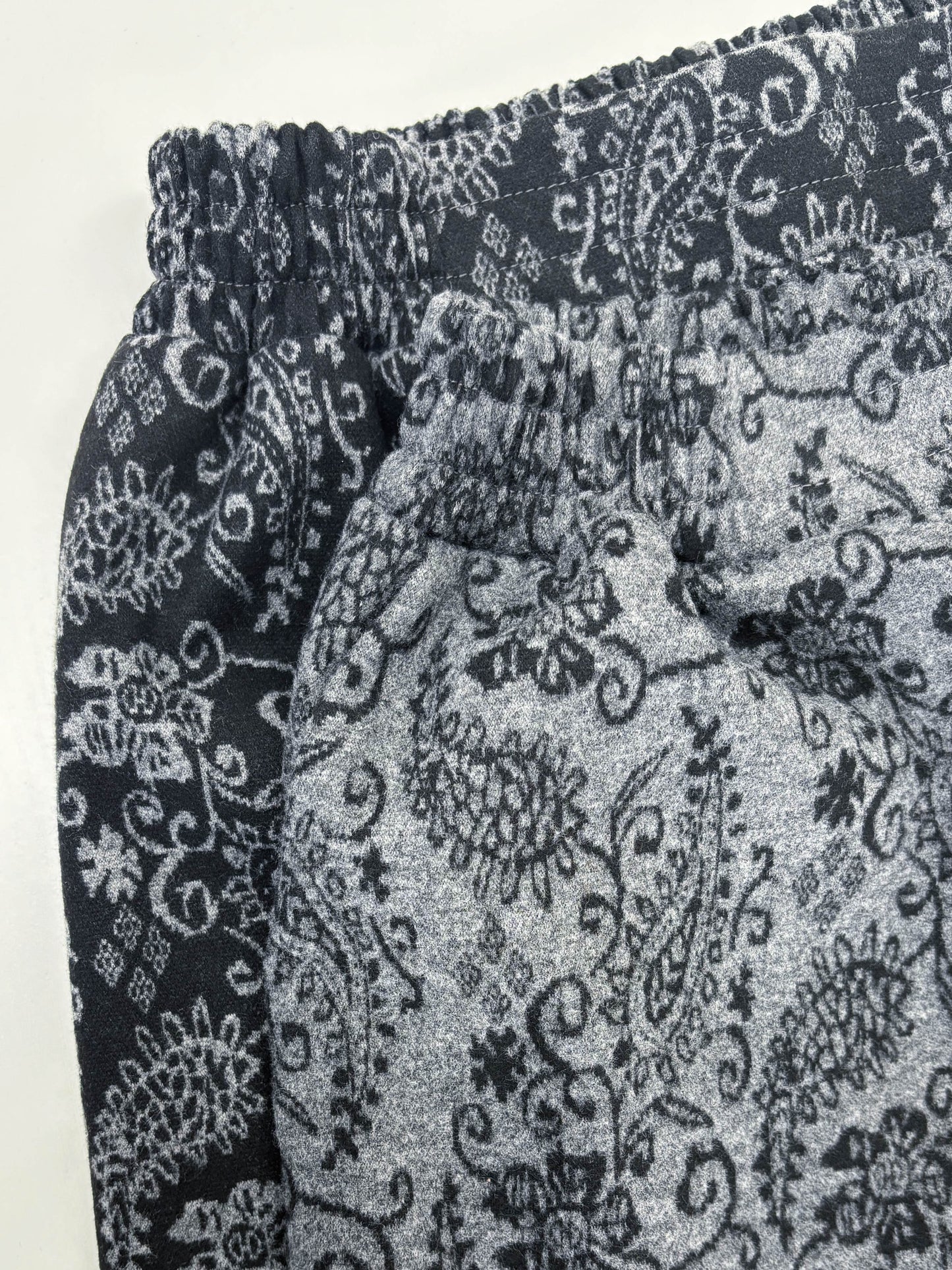 KNR663P・ペイズリー柄起毛あったかワイドパンツ