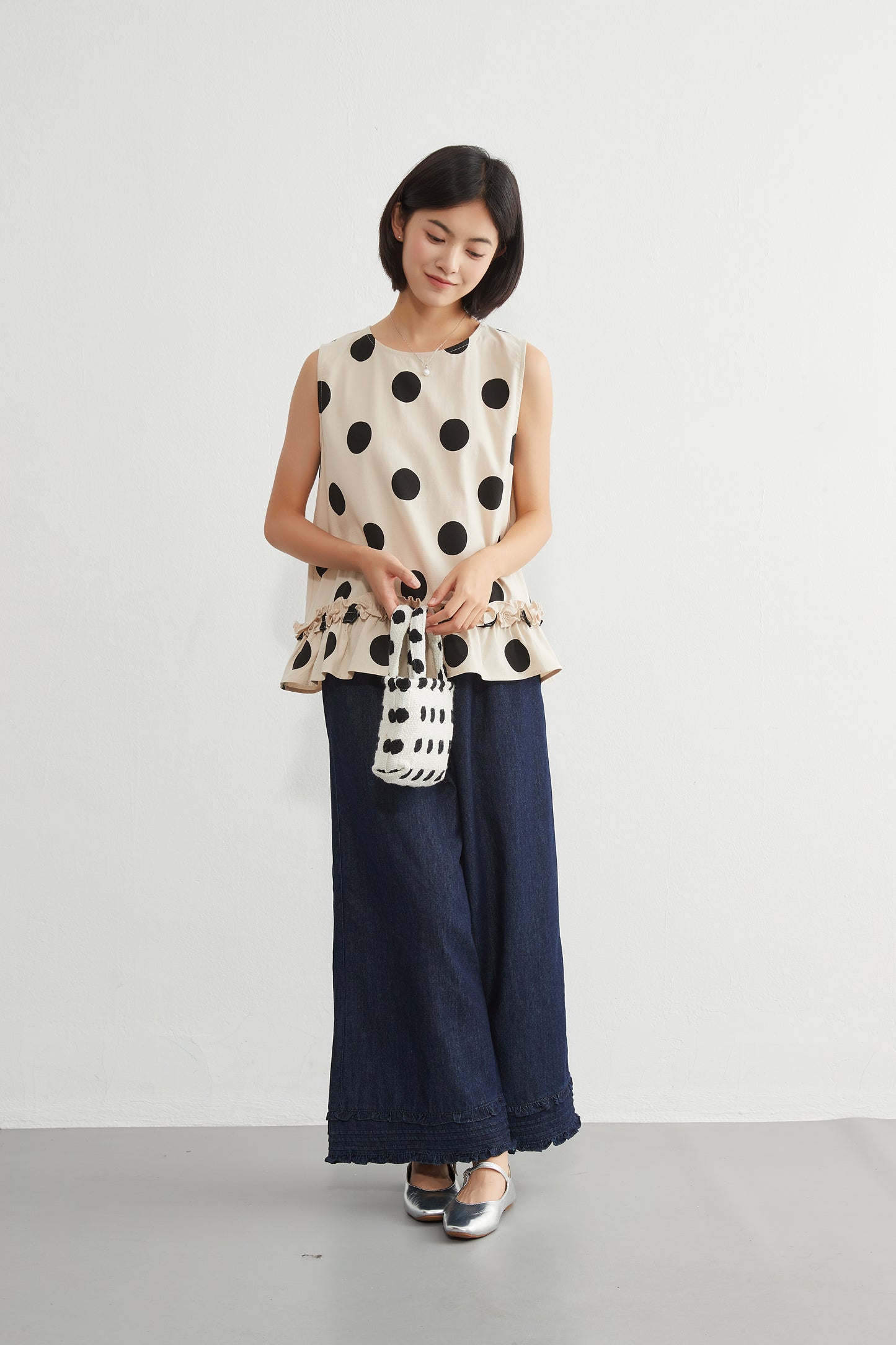 KNGT636・麻混裾フリルBIGドット柄ノースリーブTOP
