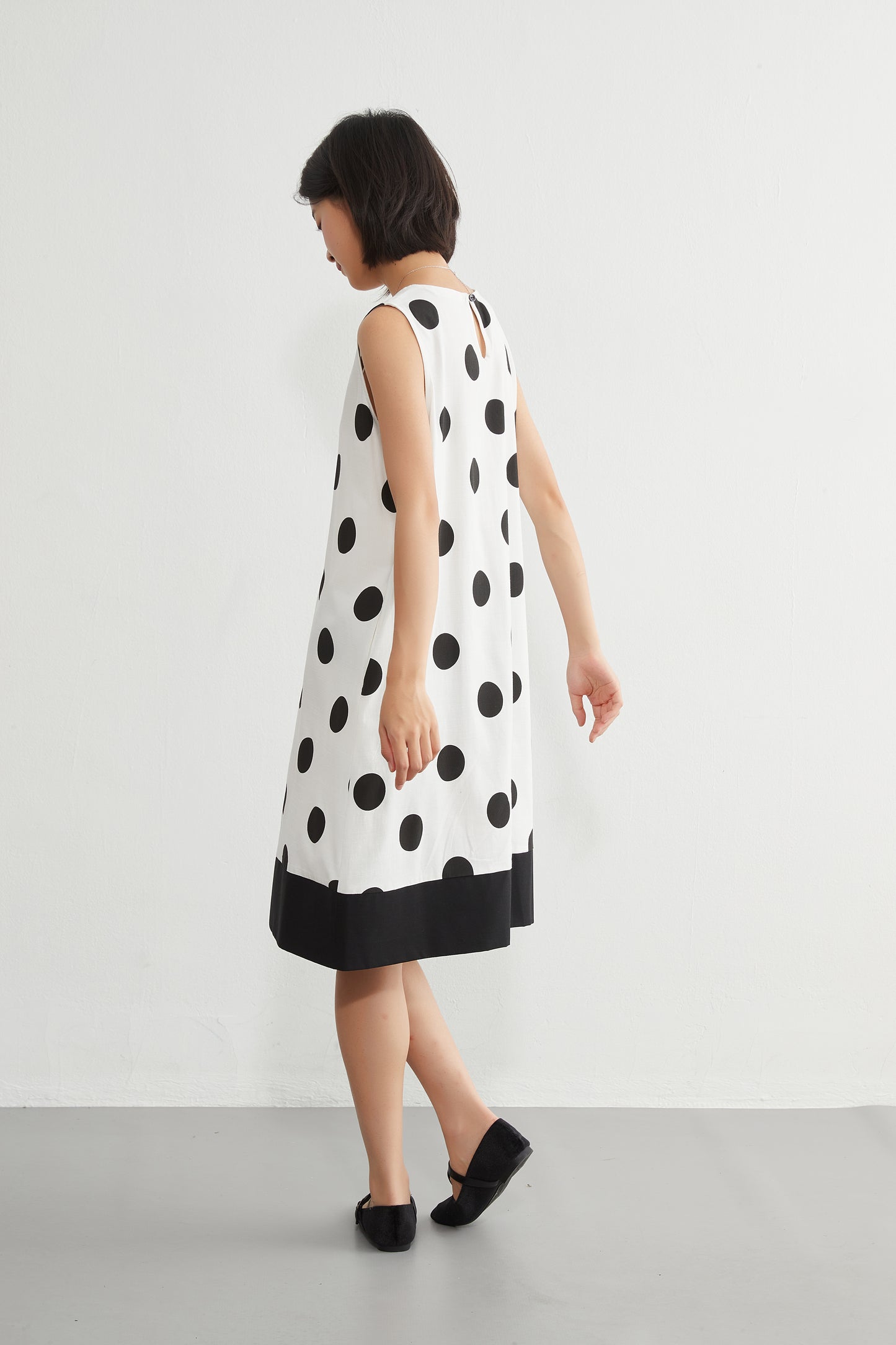 KNGT635・麻混BIGドット柄ノースリーブ裾切替ワンピース