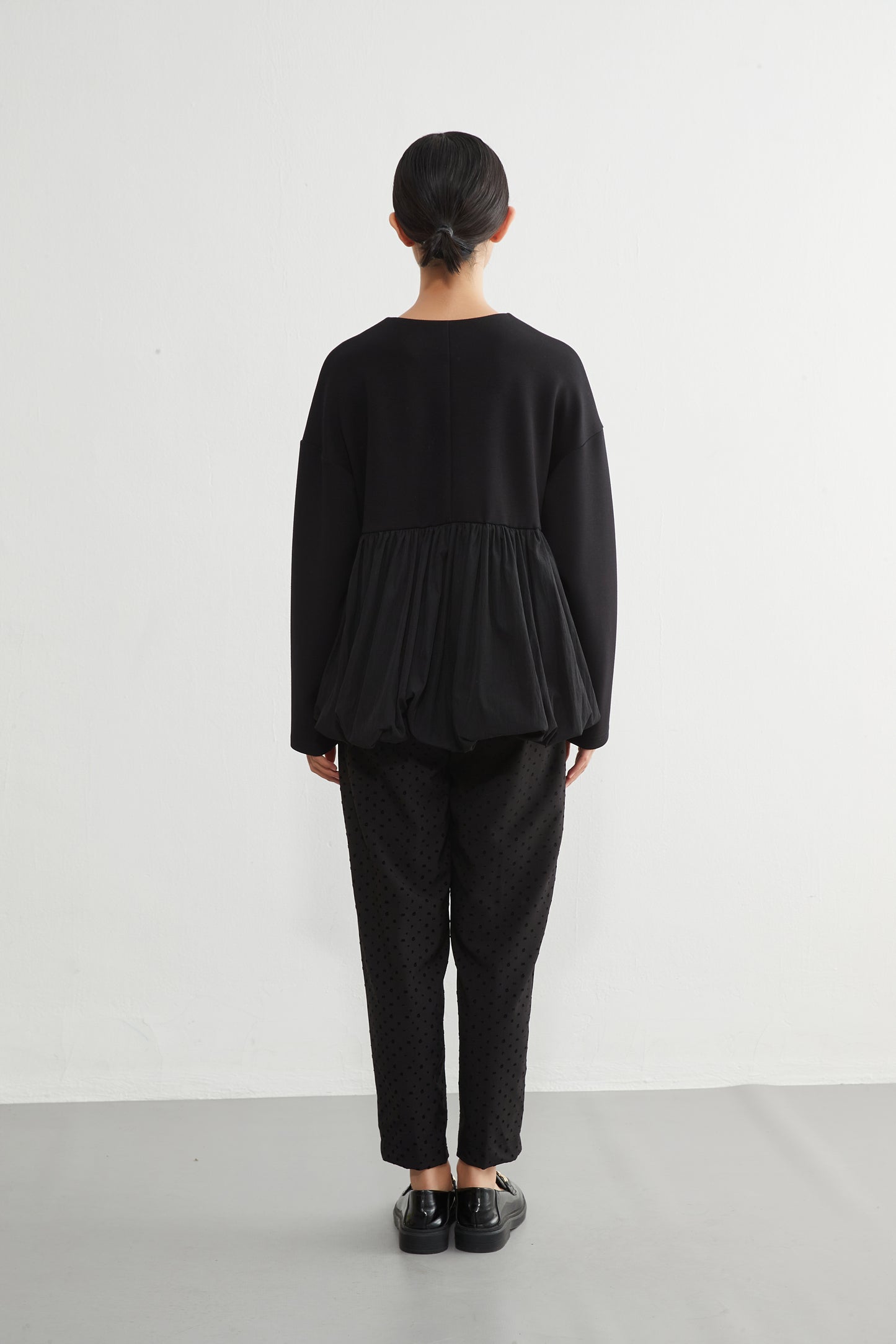 KNR641・異素材切替 バルーンヘムジップブルゾン 立体スリーブ レディースアウター