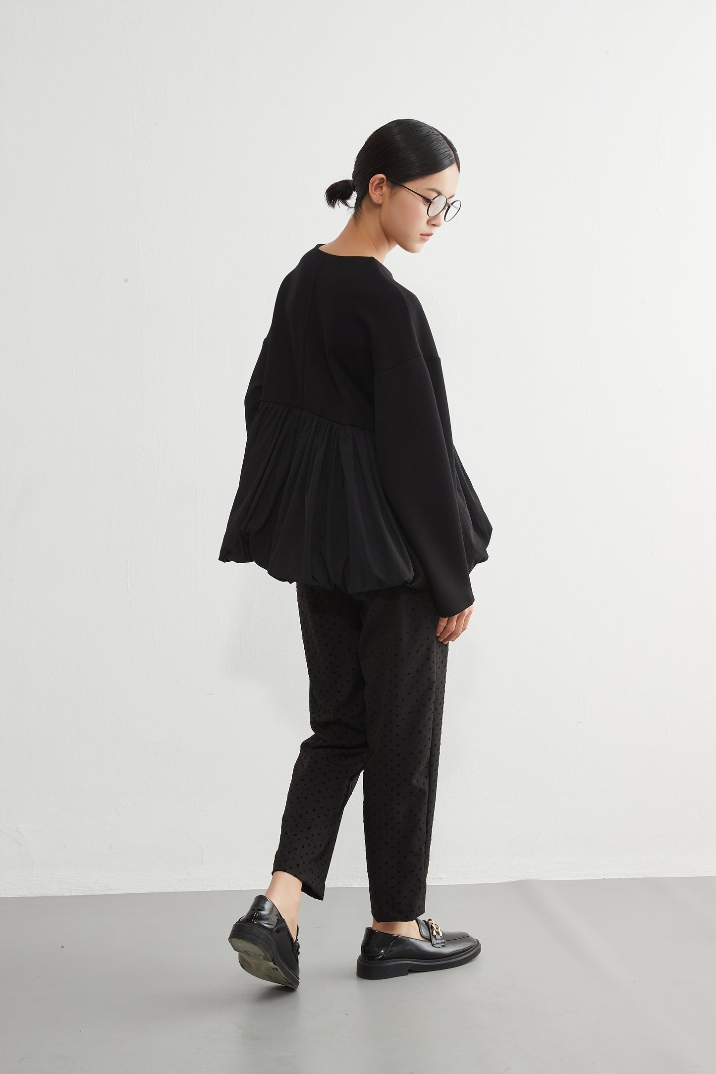 KNR641・異素材切替 バルーンヘムジップブルゾン 立体スリーブ レディースアウター