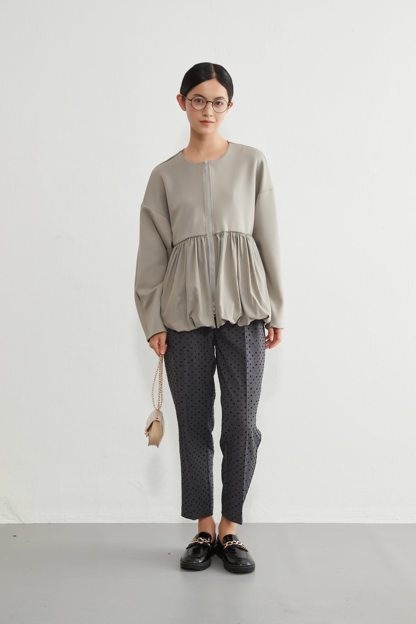 KNR641・異素材切替 バルーンヘムジップブルゾン 立体スリーブ レディースアウター