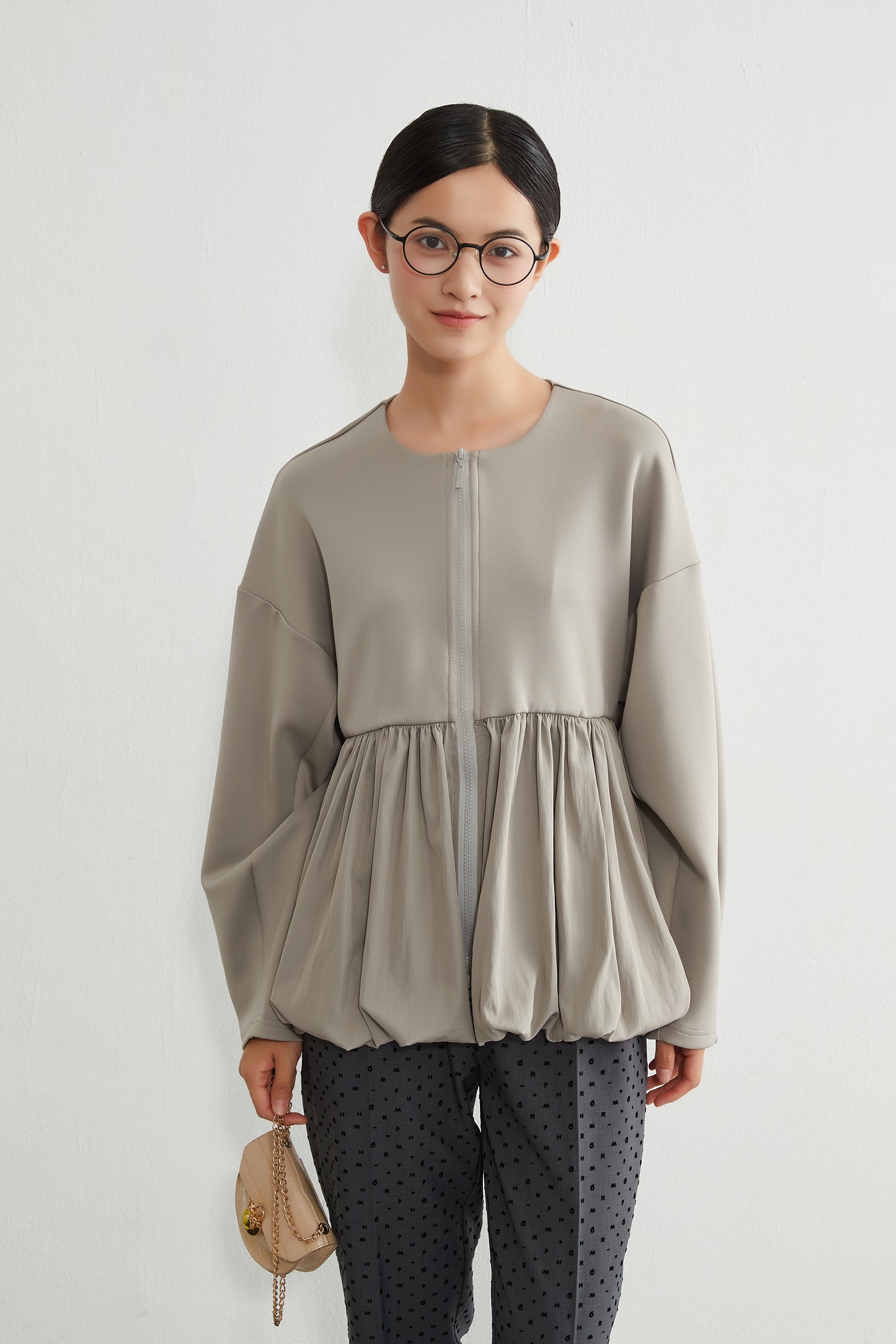 KNR641・異素材切替 バルーンヘムジップブルゾン 立体スリーブ レディースアウター