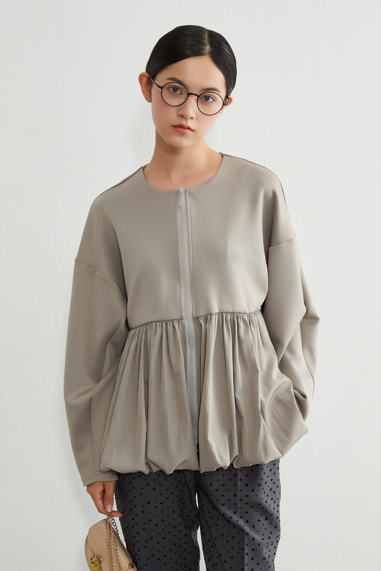 KNR641・異素材切替 バルーンヘムジップブルゾン 立体スリーブ レディースアウター