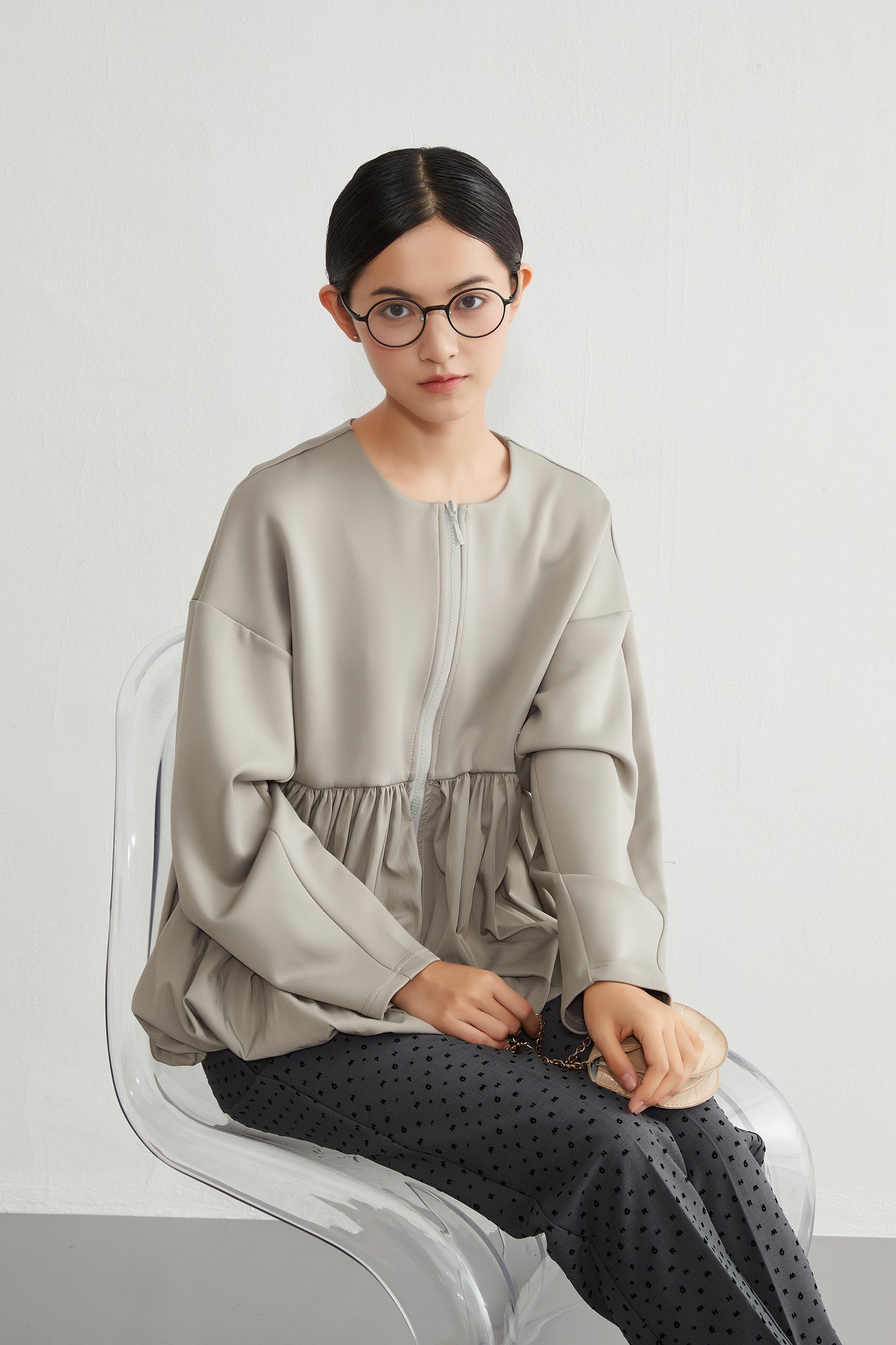 KNR641・異素材切替 バルーンヘムジップブルゾン 立体スリーブ レディースアウター