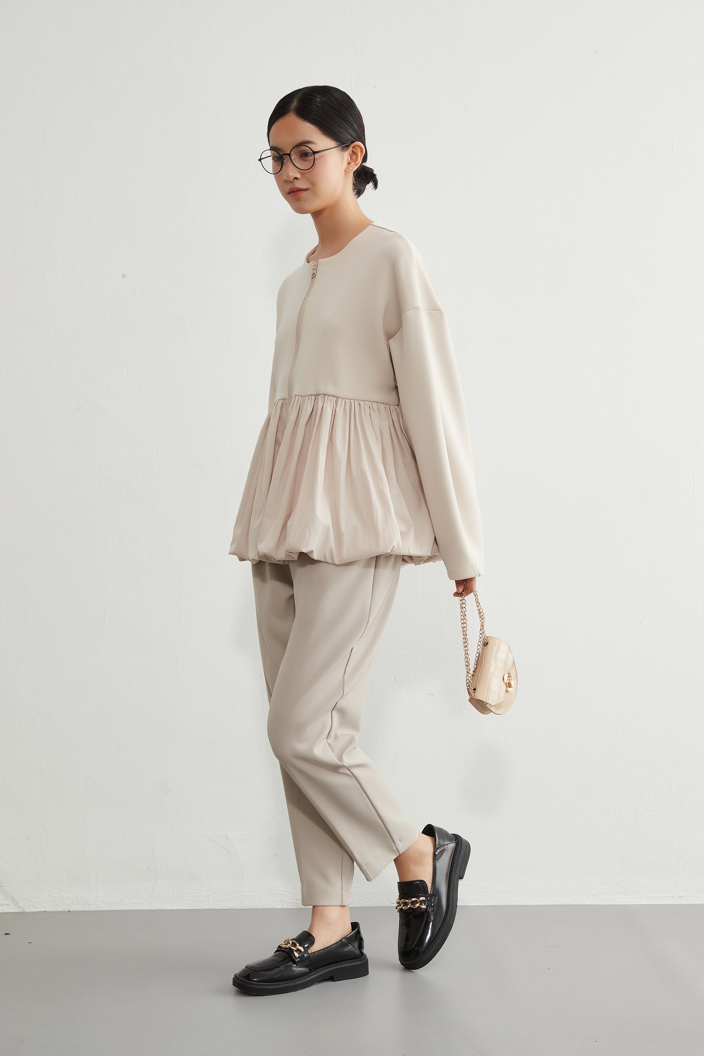 KNR641・異素材切替 バルーンヘムジップブルゾン 立体スリーブ レディースアウター