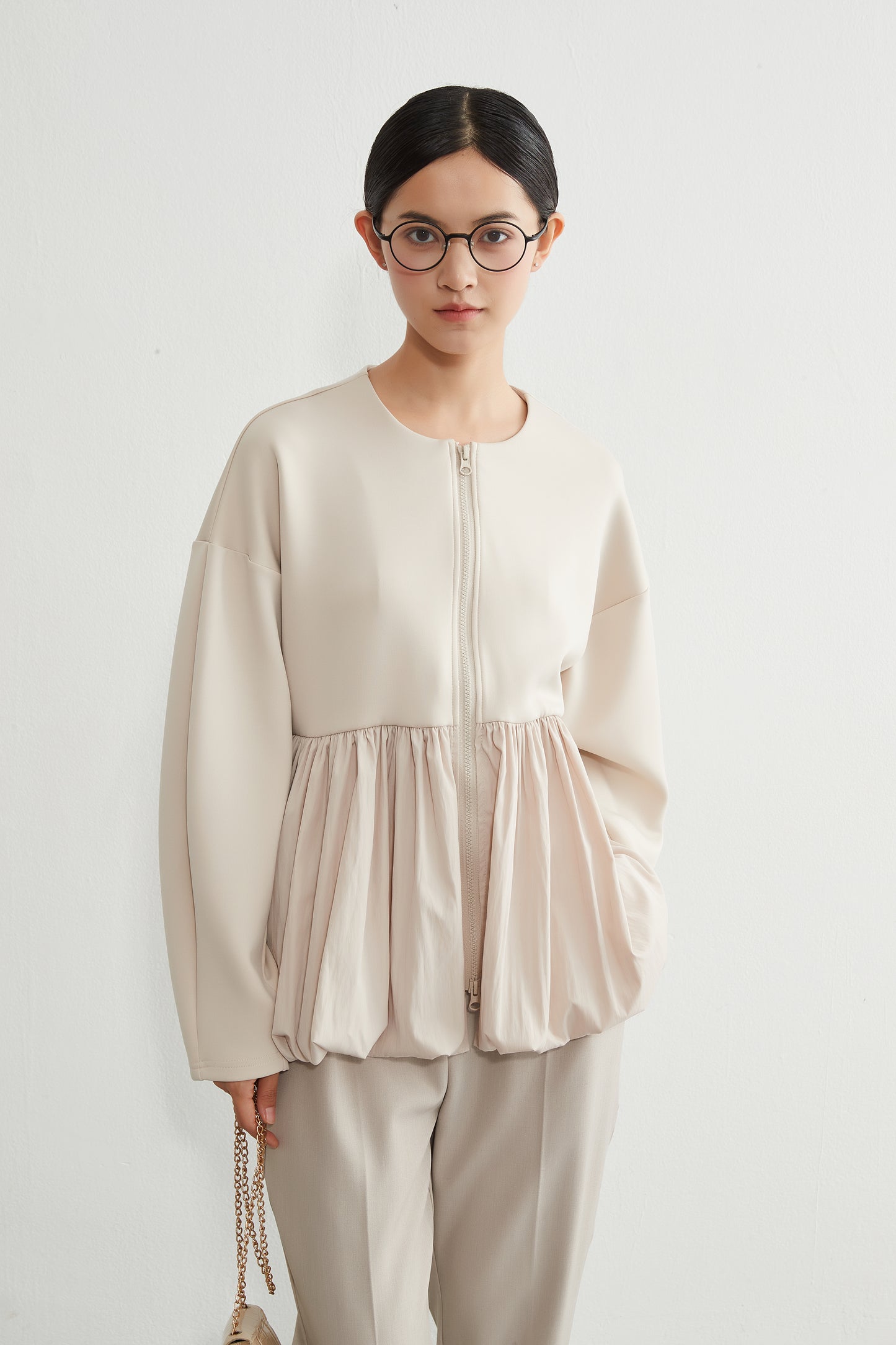 KNR641・異素材切替 バルーンヘムジップブルゾン 立体スリーブ レディースアウター