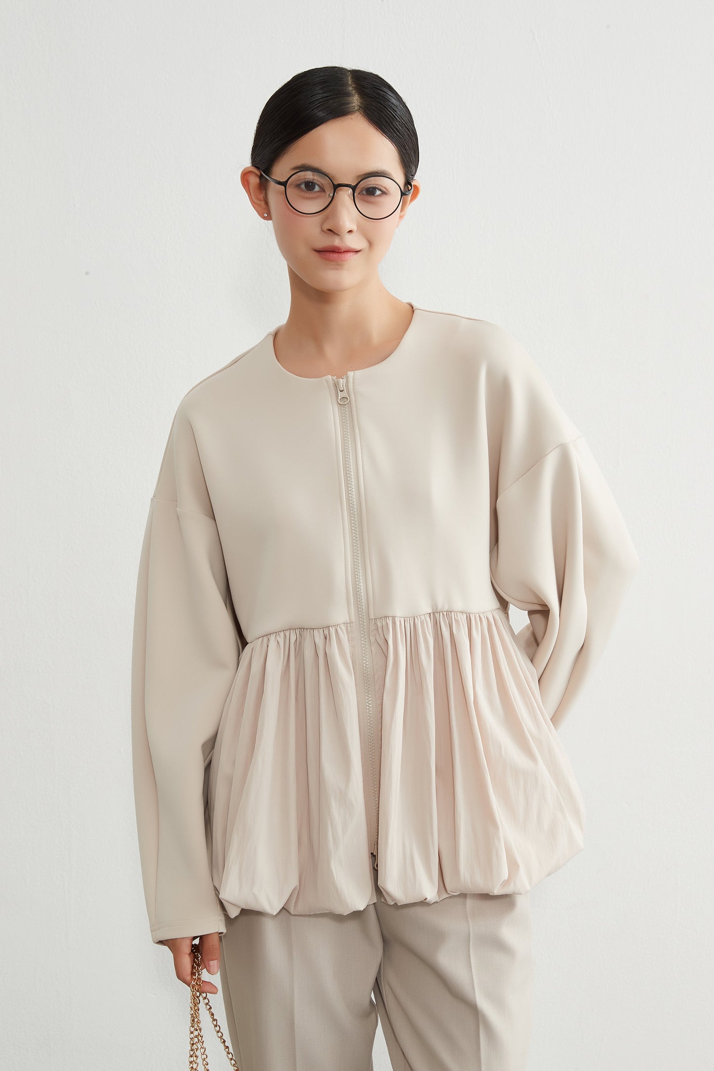 KNR641・異素材切替 バルーンヘムジップブルゾン 立体スリーブ レディースアウター