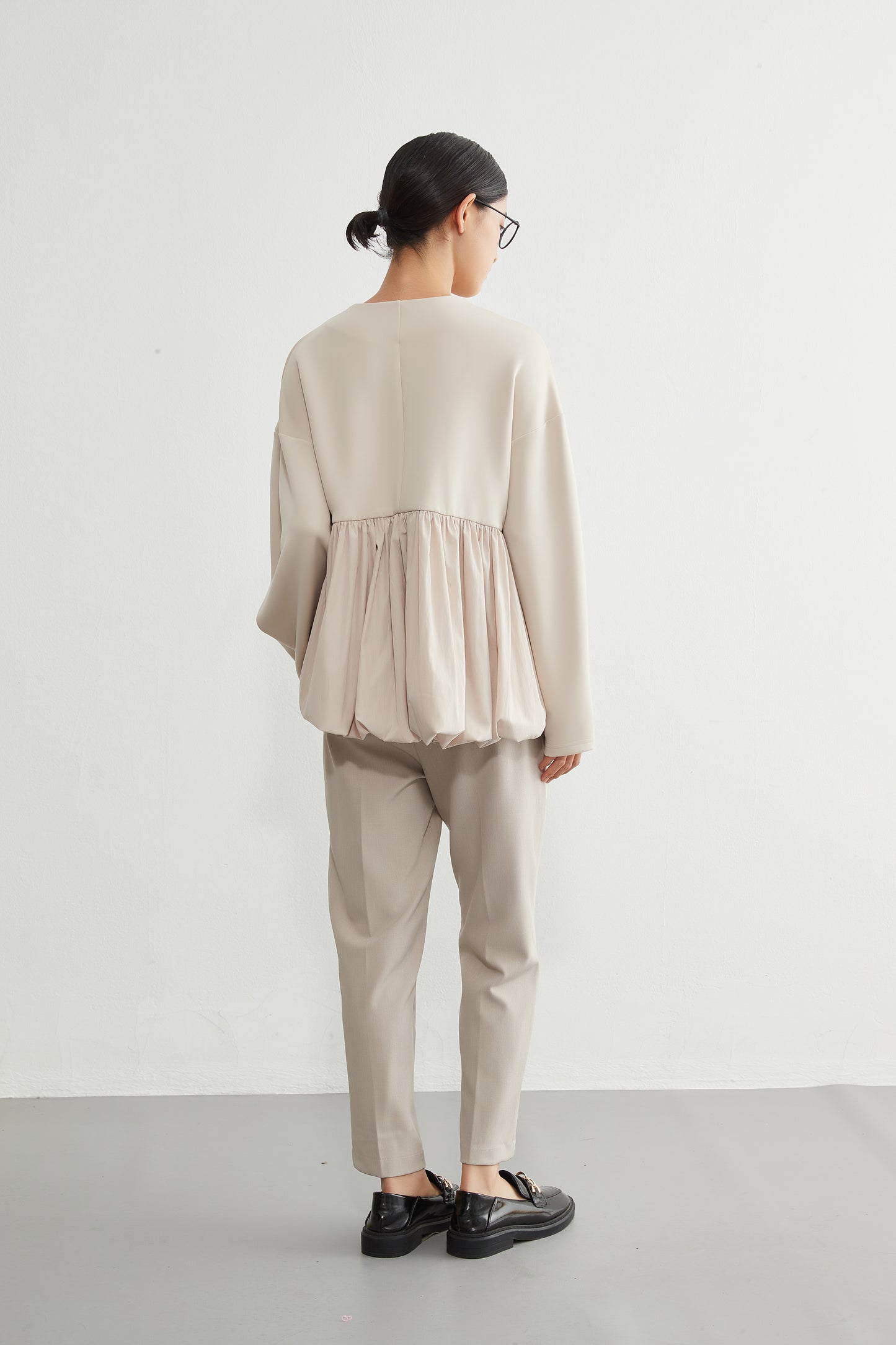 KNR641・異素材切替 バルーンヘムジップブルゾン 立体スリーブ レディースアウター