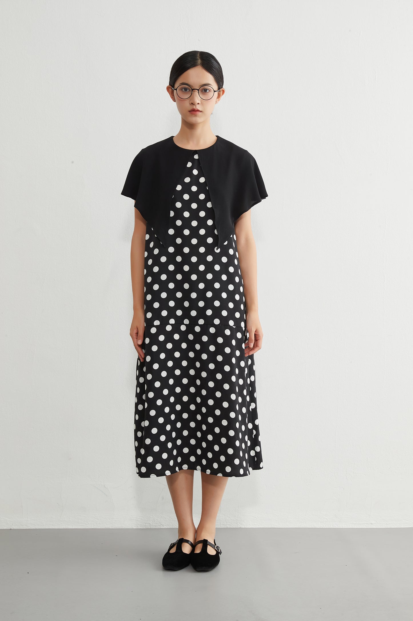 KNGT639・DOTドット柄ケープ風衿ノースリーブAラインワンピース・ポケット付き