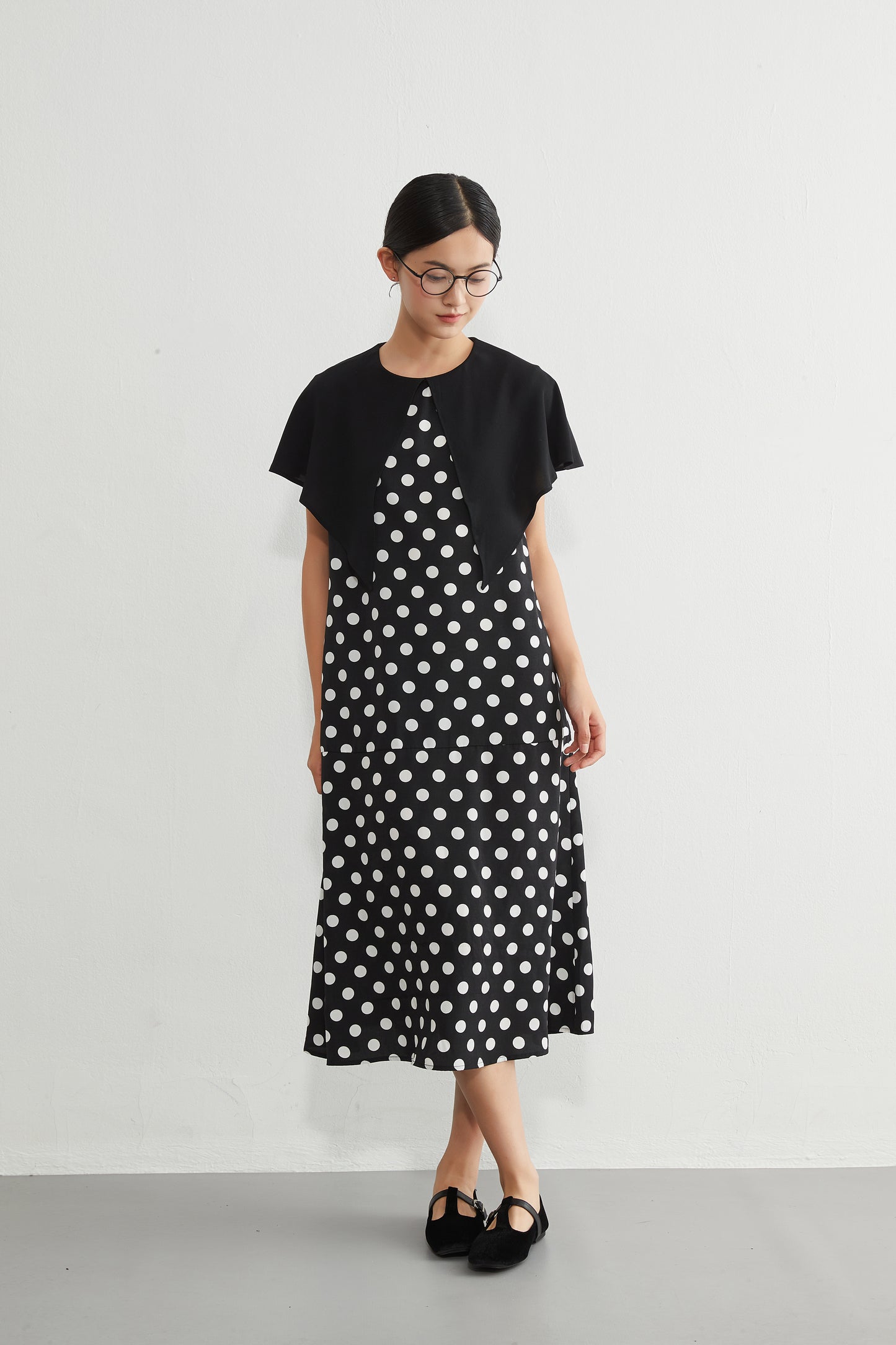 KNGT639・DOTドット柄ケープ風衿ノースリーブAラインワンピース・ポケット付き