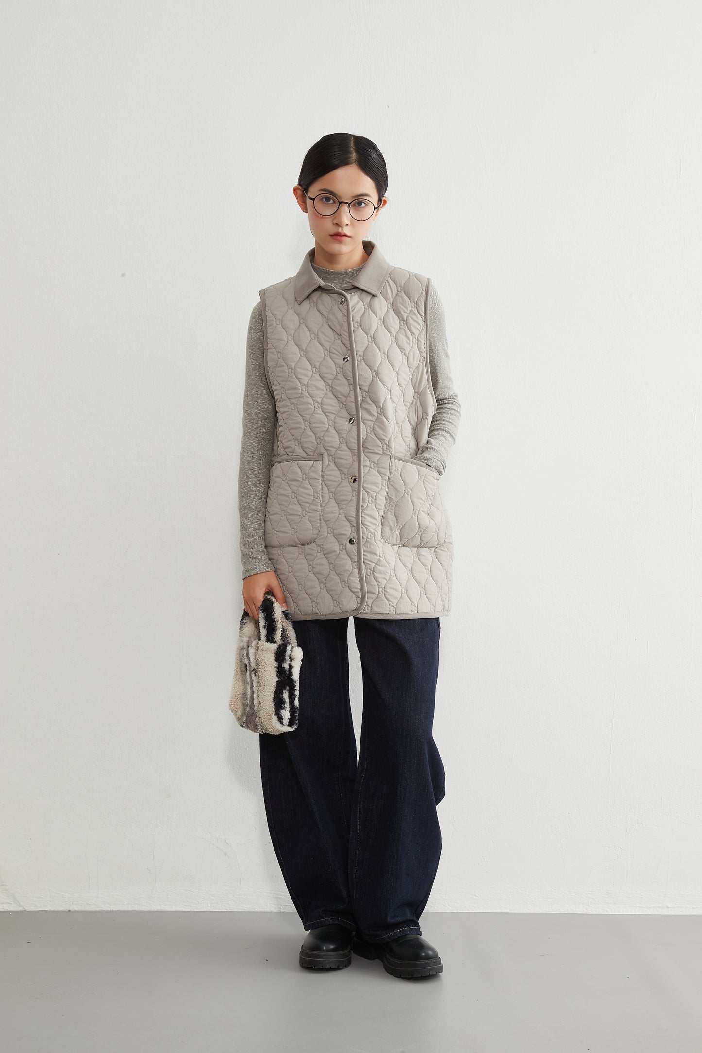 KNR650・ミニキノコ柄両面キルティング・衿付き中綿ロングベスト