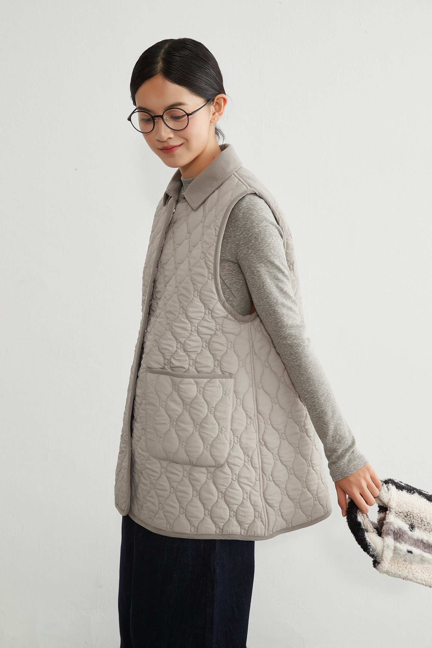 KNR650・ミニキノコ柄両面キルティング・衿付き中綿ロングベスト