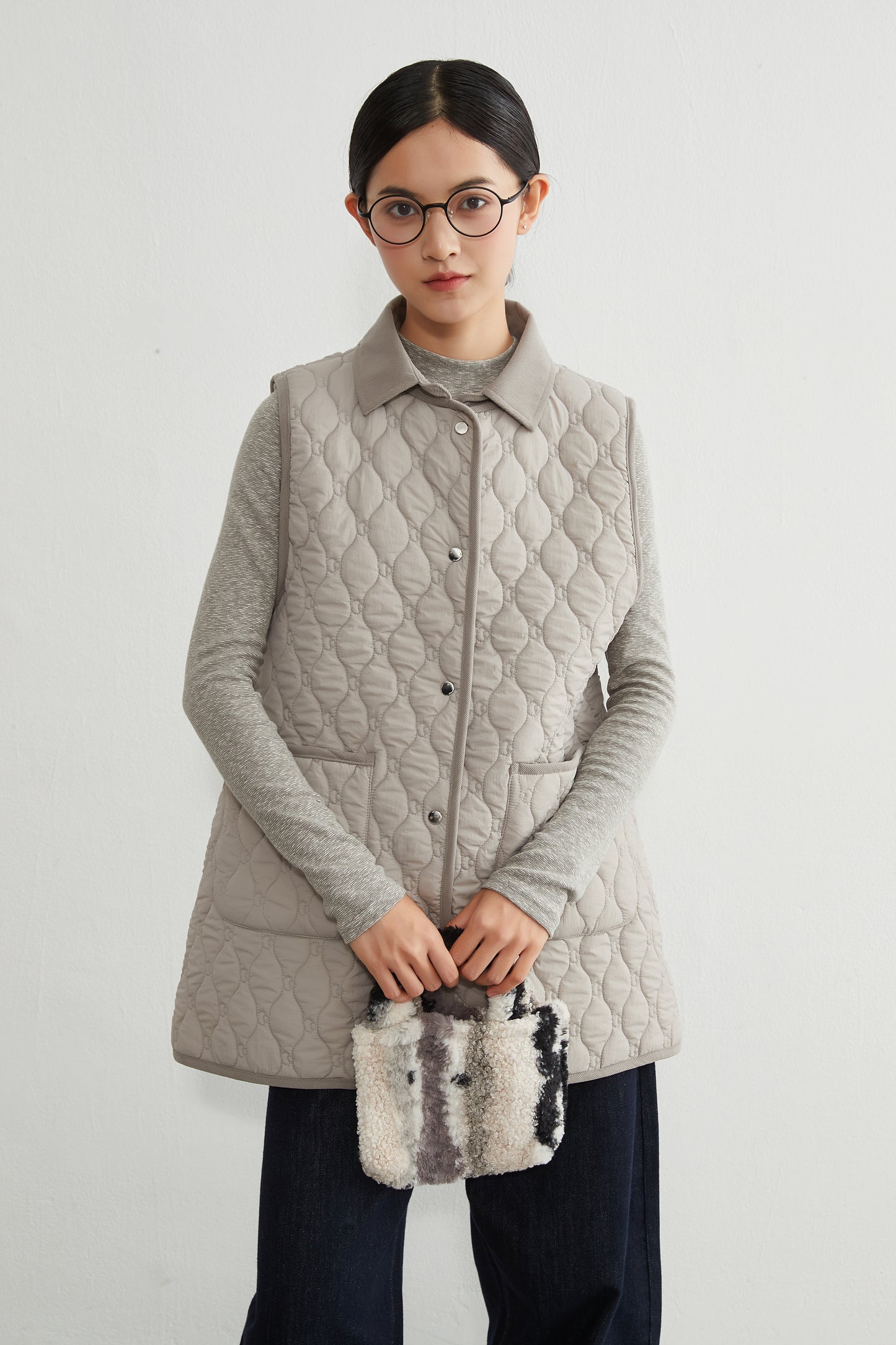 KNR650・ミニキノコ柄両面キルティング・衿付き中綿ロングベスト