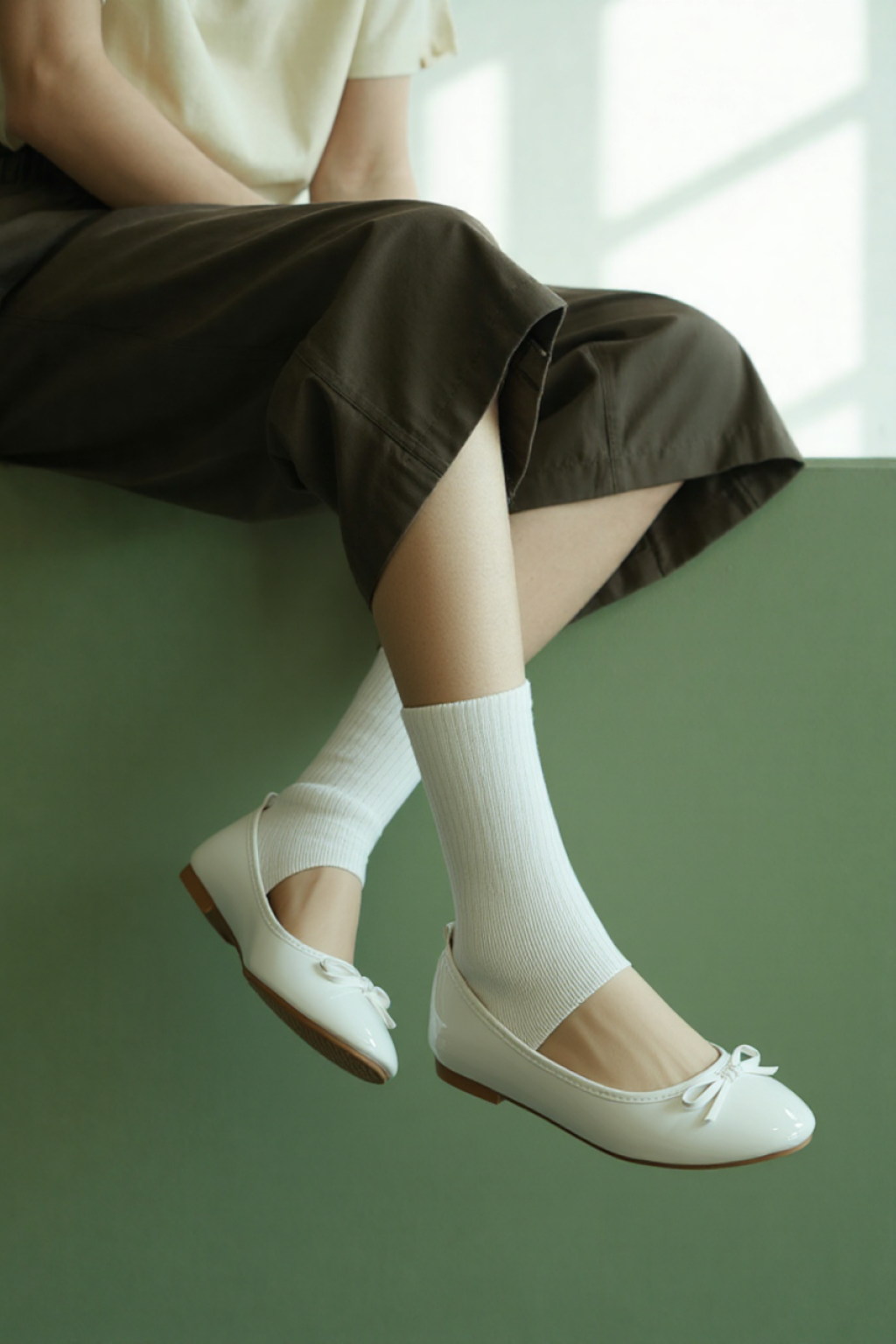 エナメル調 リボン付きバレエシューズ フラットパンプス レディース ・ 痛くない 歩きやすい 通勤 入学式 卒業式-KYS-002