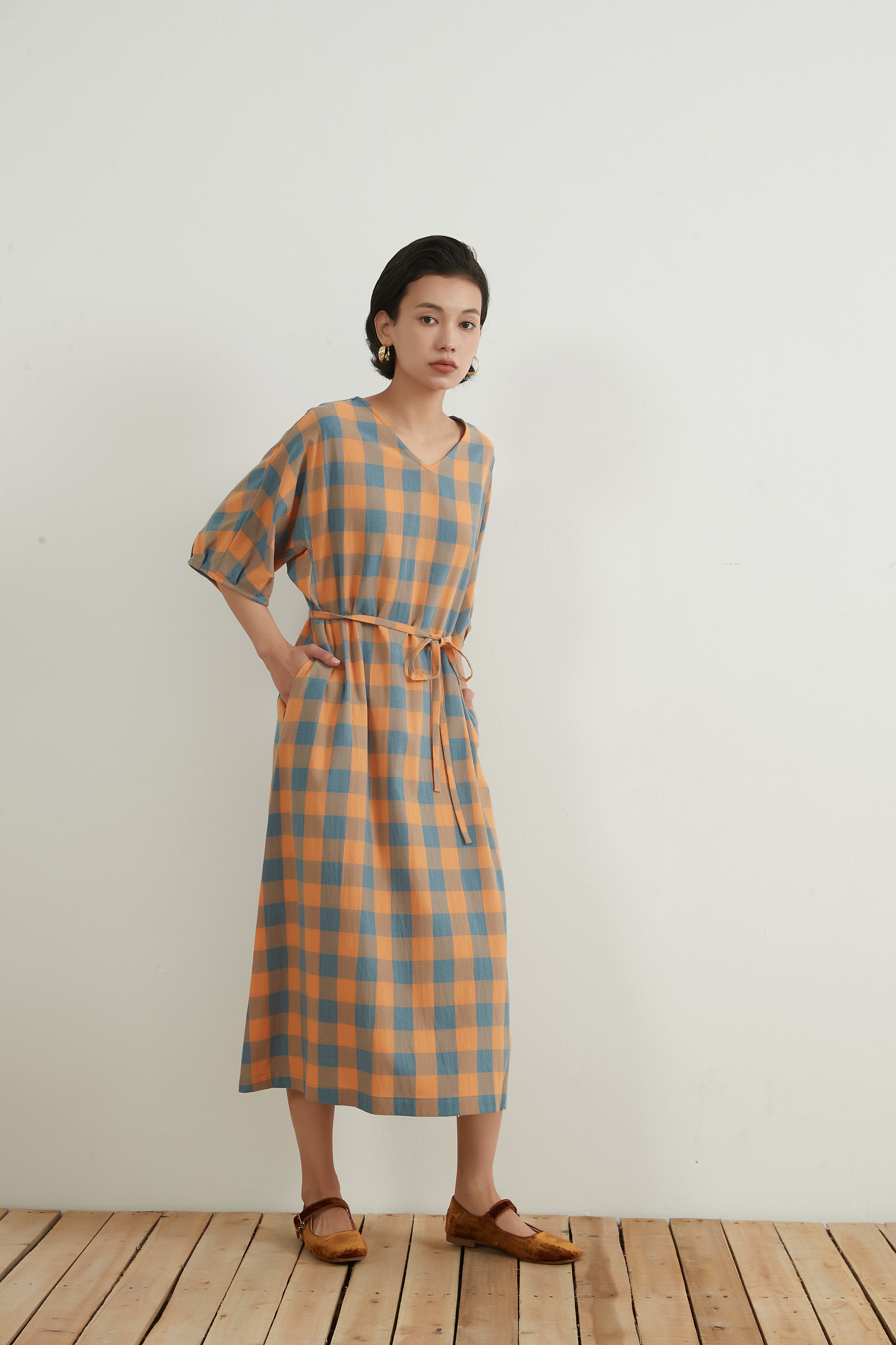 コットン100％Vネックチェックワンピースベルト付きCOTTON BICOLOR CHECK DRESS